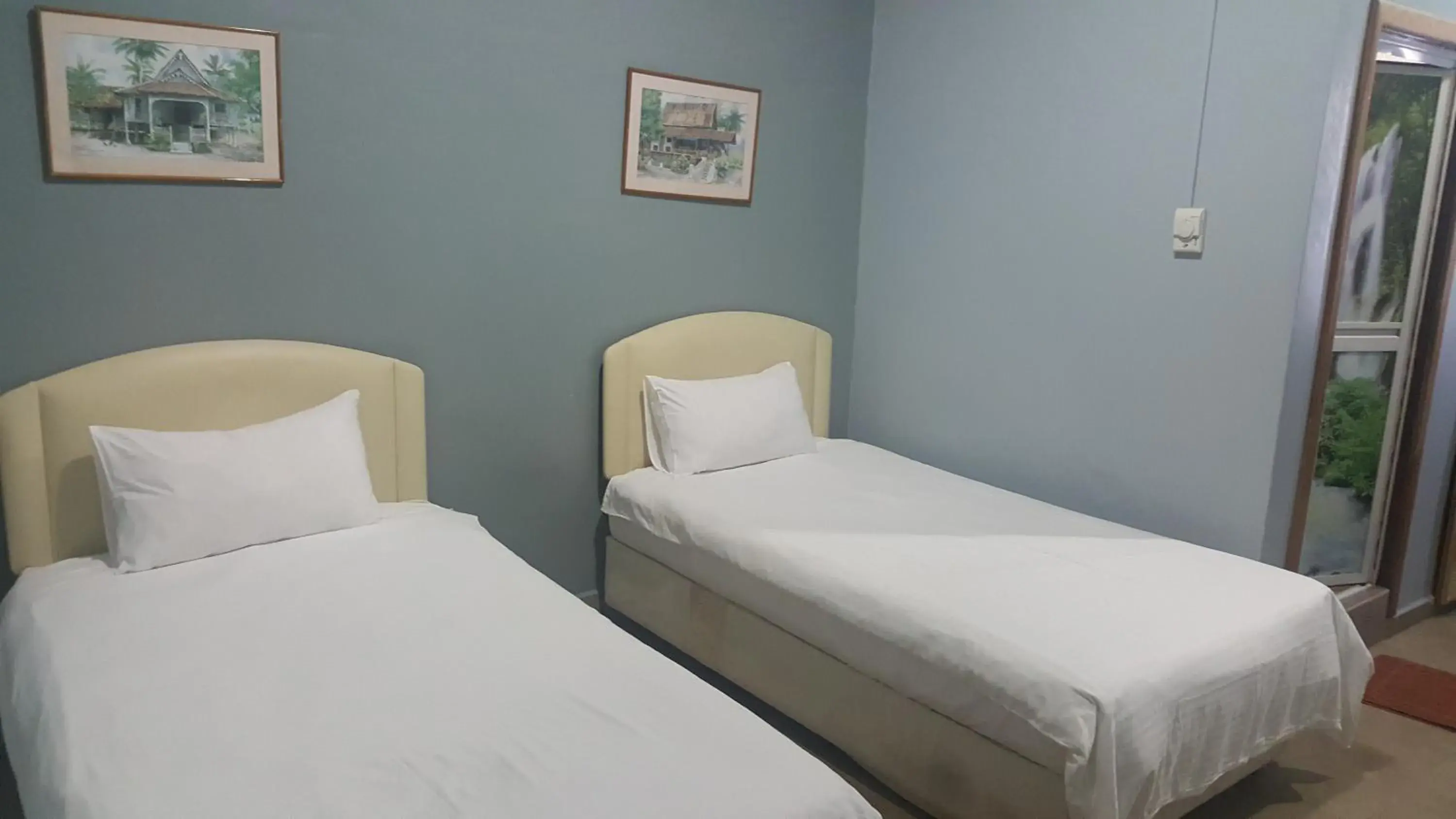 Deluxe Twin Room in HOTEL SHAFURA 1 Deluxe Twin Room in HOTEL SHAFURA 1