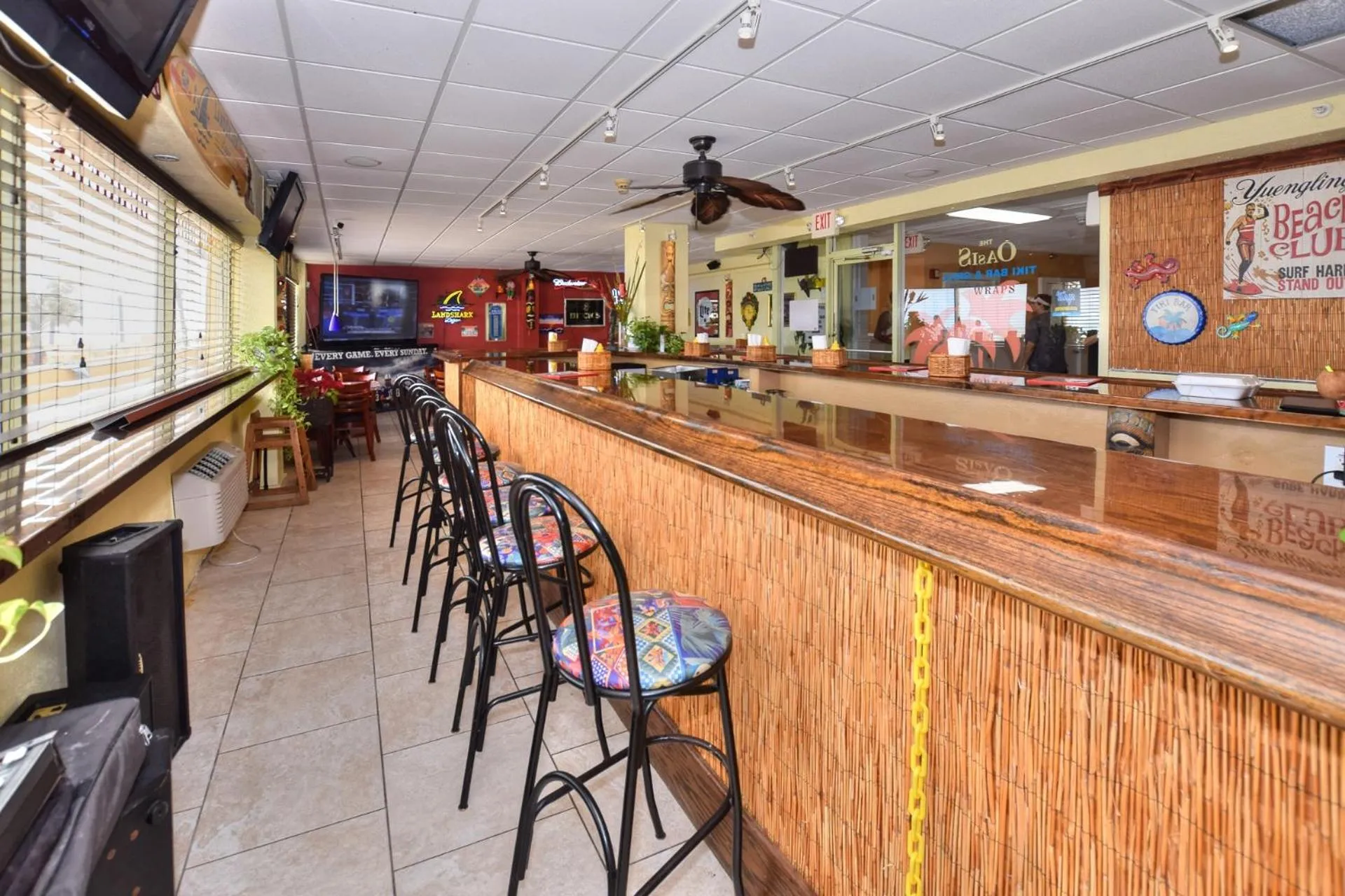 Restaurant/places to eat in Daytona Beach studio condo with beautiful Ocean view