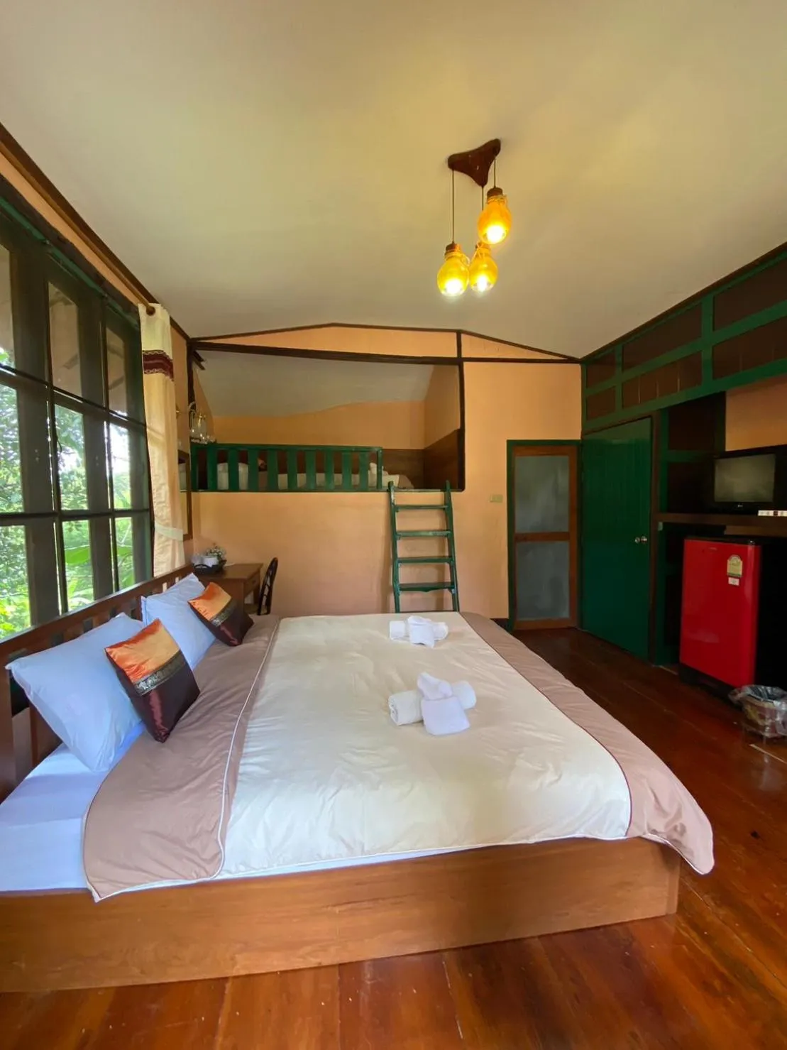 Bed in Baanphuthadol