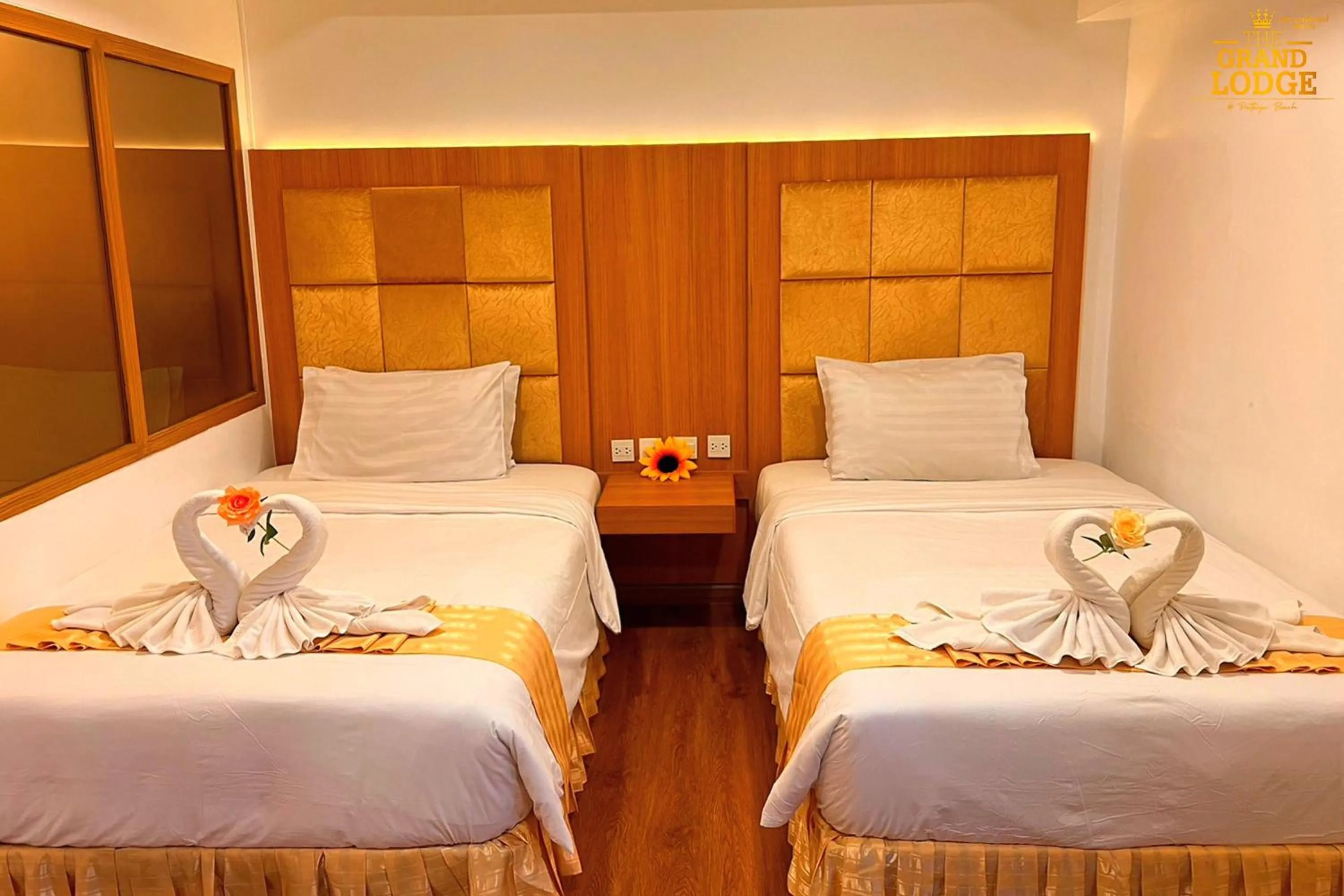 Bedroom, Bed in The Grand Lodge Pattaya