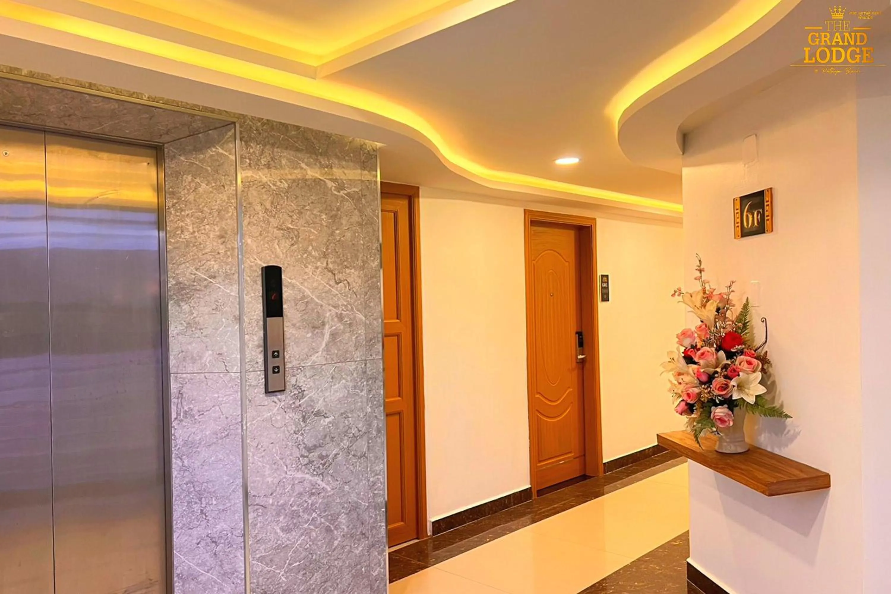 elevator in The Grand Lodge Pattaya