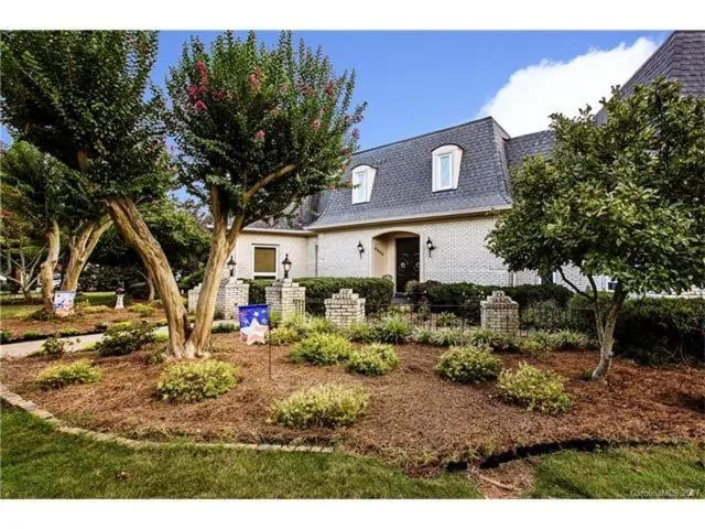 Matthews Manor Bed & Breakfast