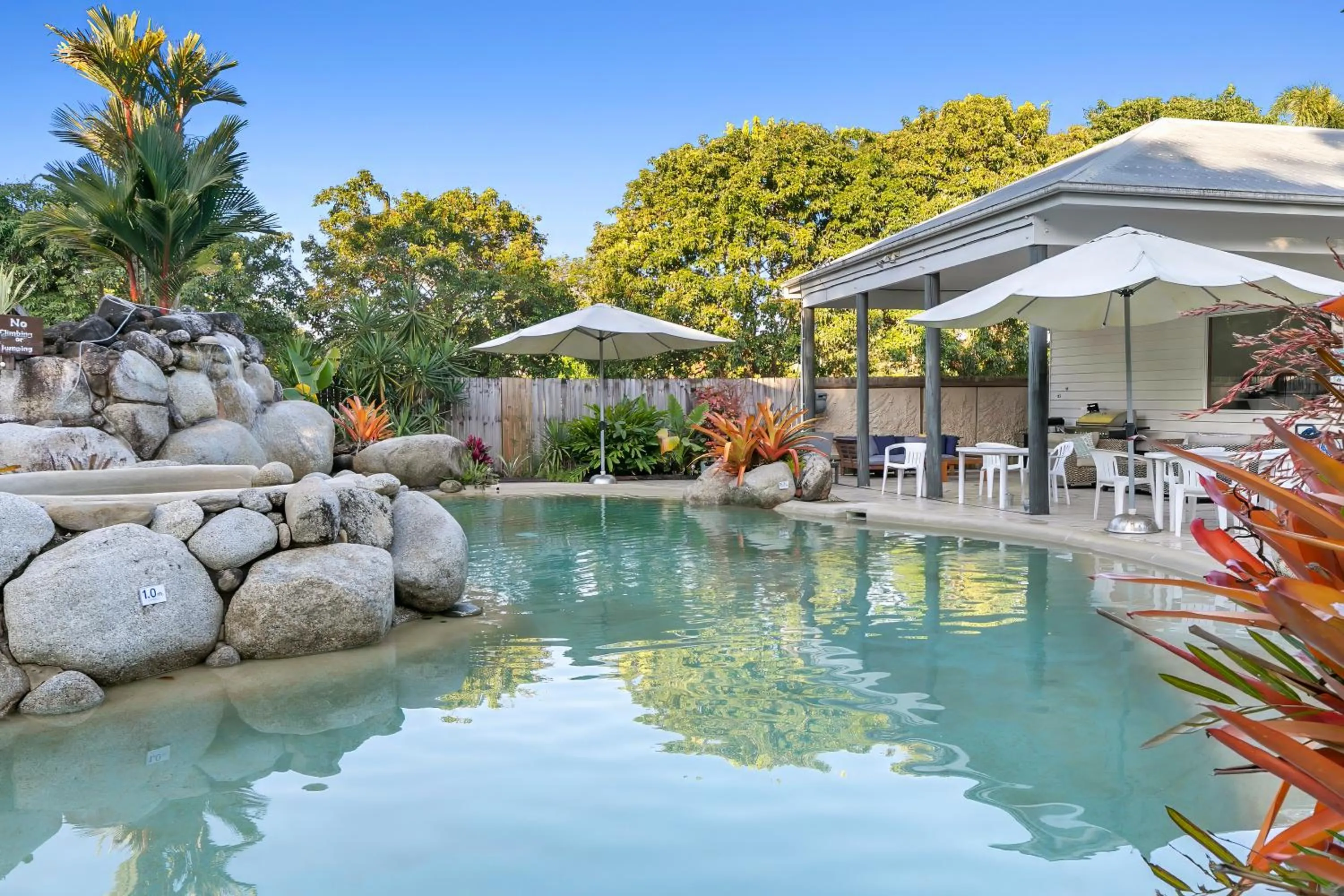 Swimming pool in Mossman Resort Holiday Villas