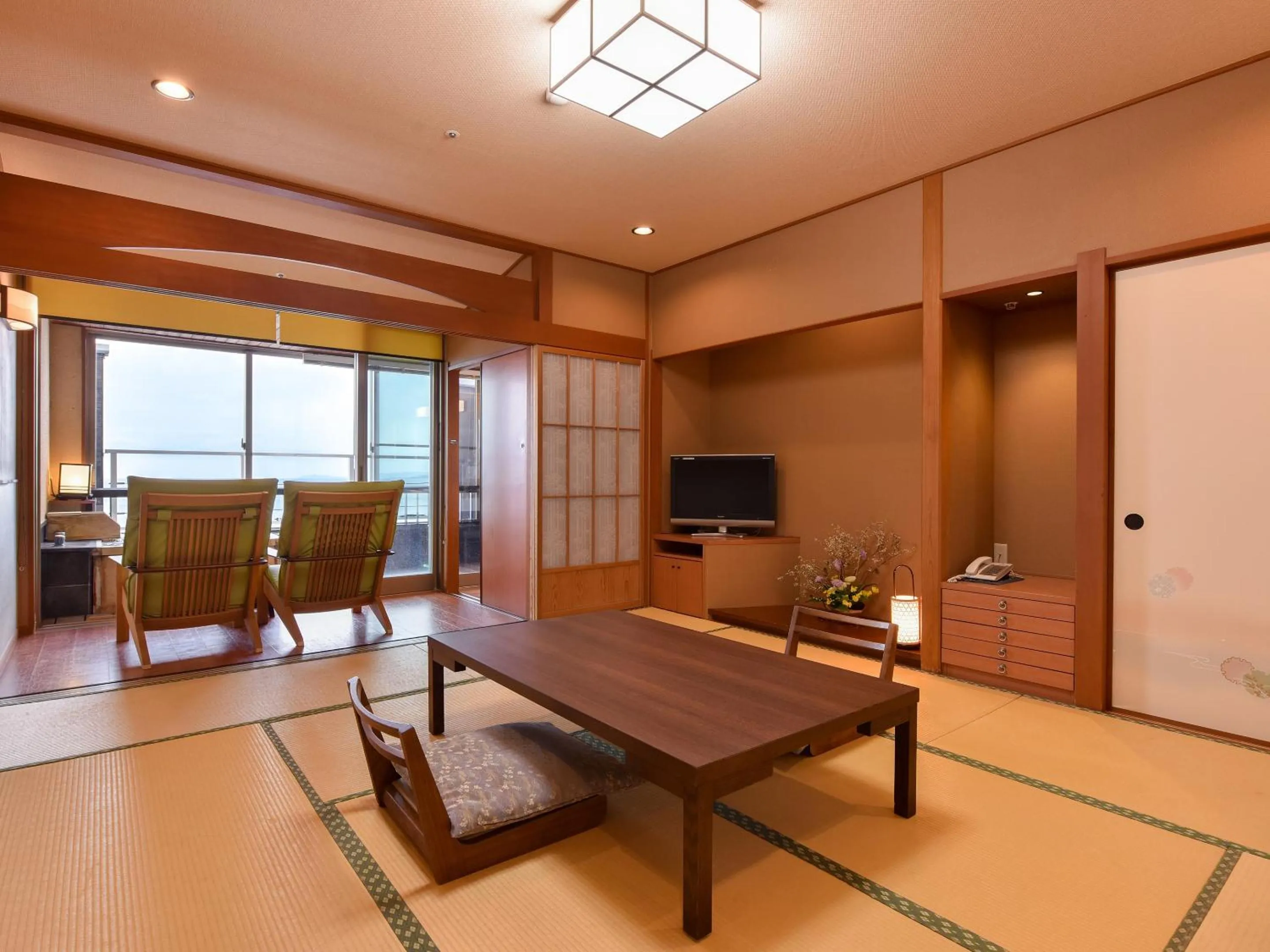 Photo of the whole room in Hotel Sanrakuso