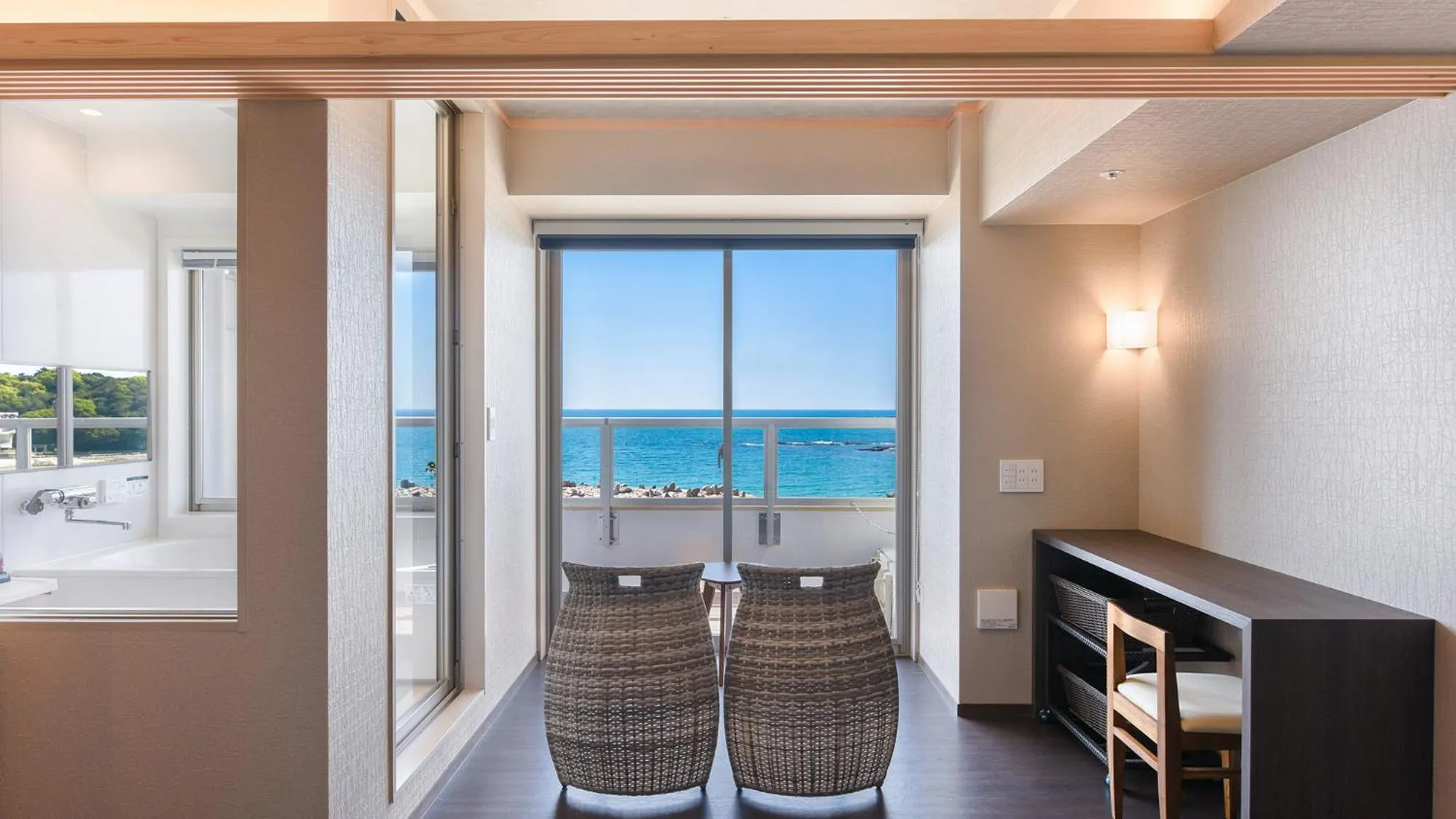 Natural landscape in Hotel Sanrakuso