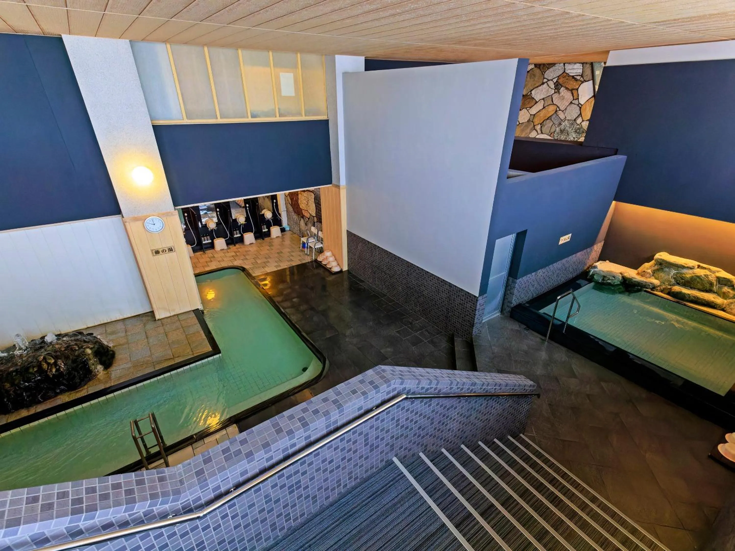 Hot Spring Bath, Bed in Hotel Sanrakuso