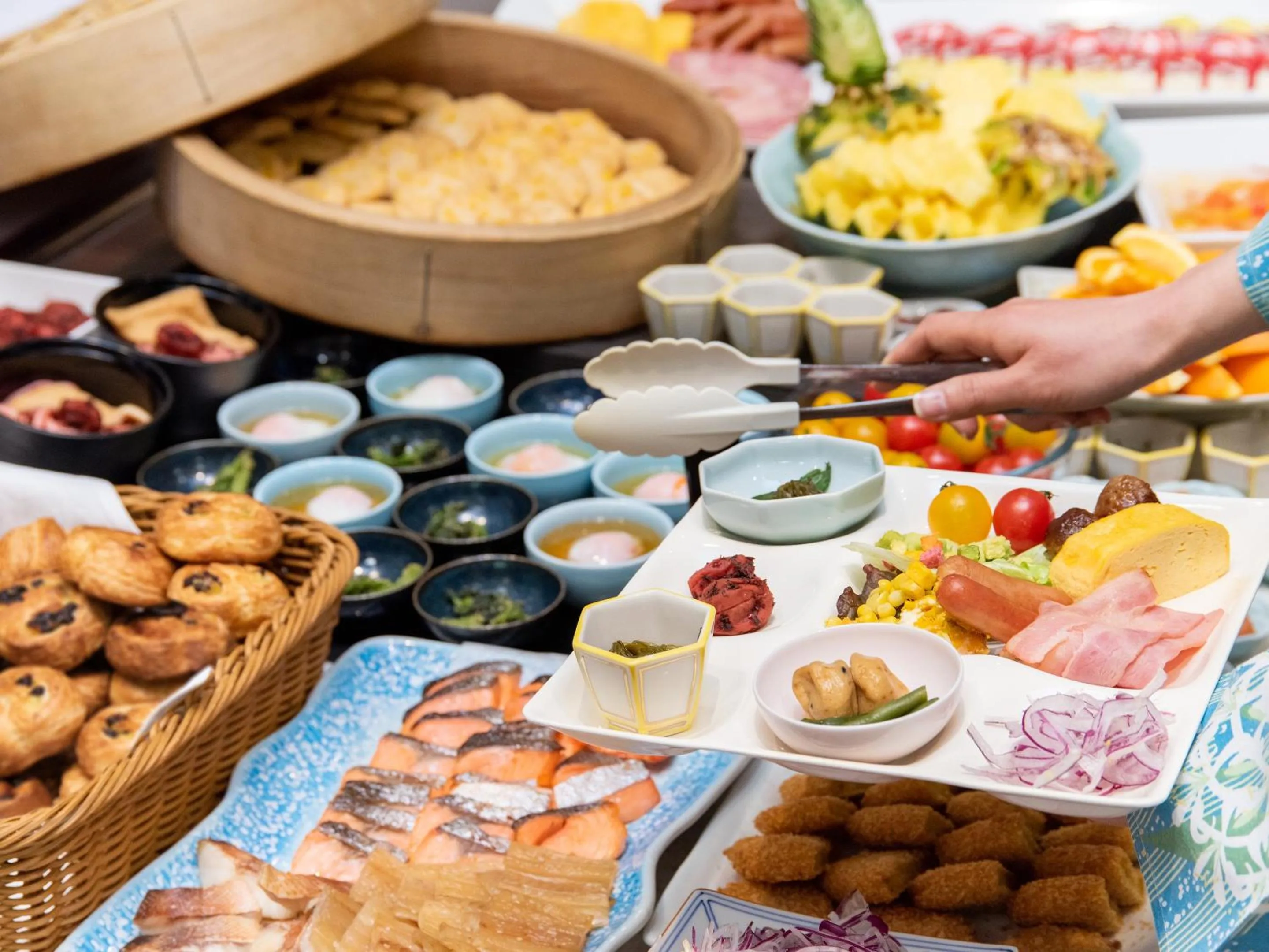 Buffet breakfast in Hotel Sanrakuso