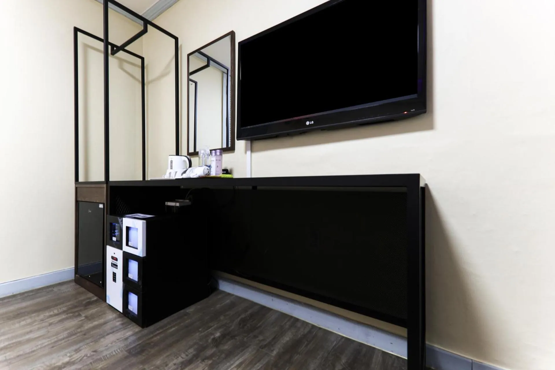 TV and multimedia in Raemian