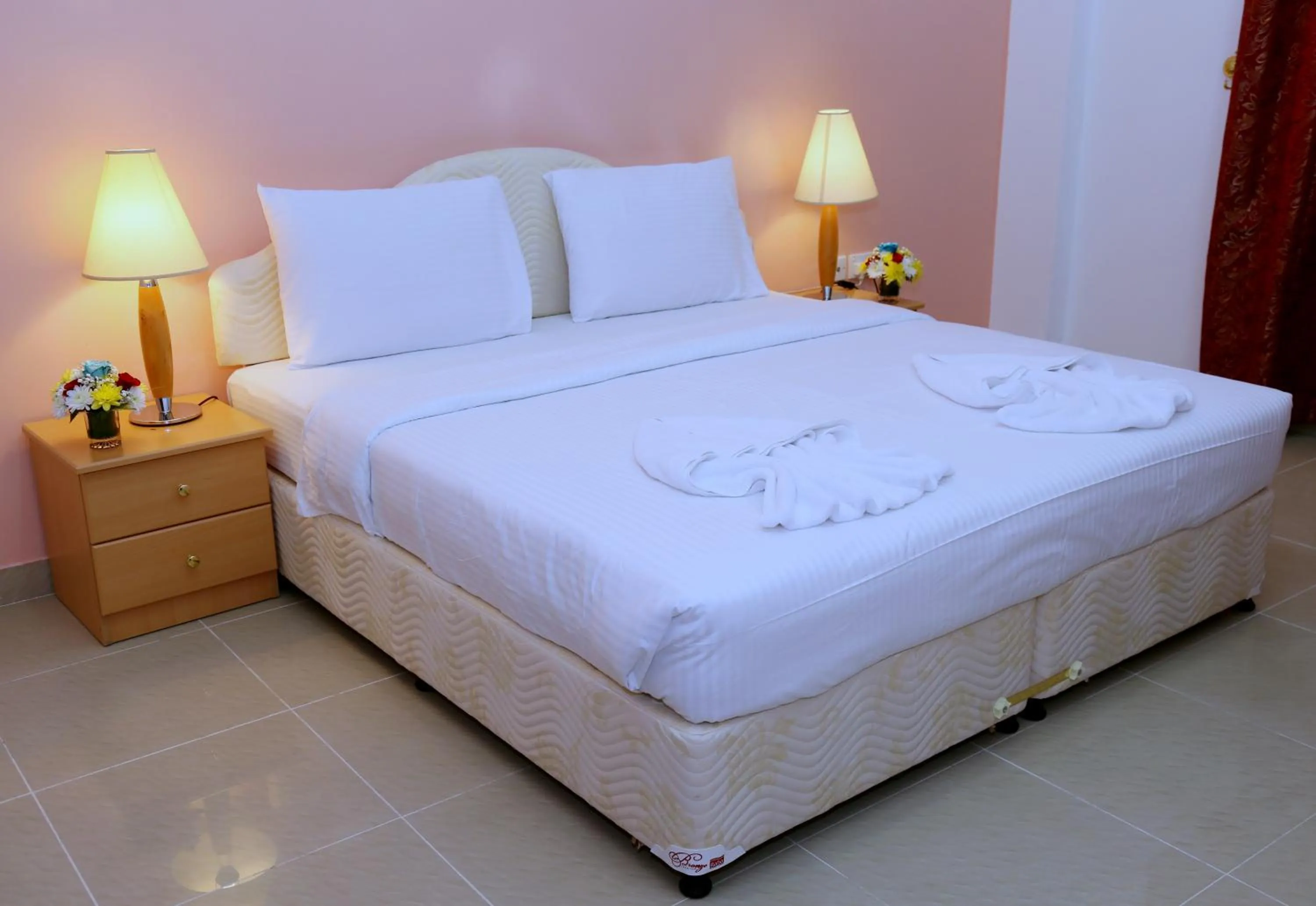 Bedroom, Bed in Atlas Hotel Apartments