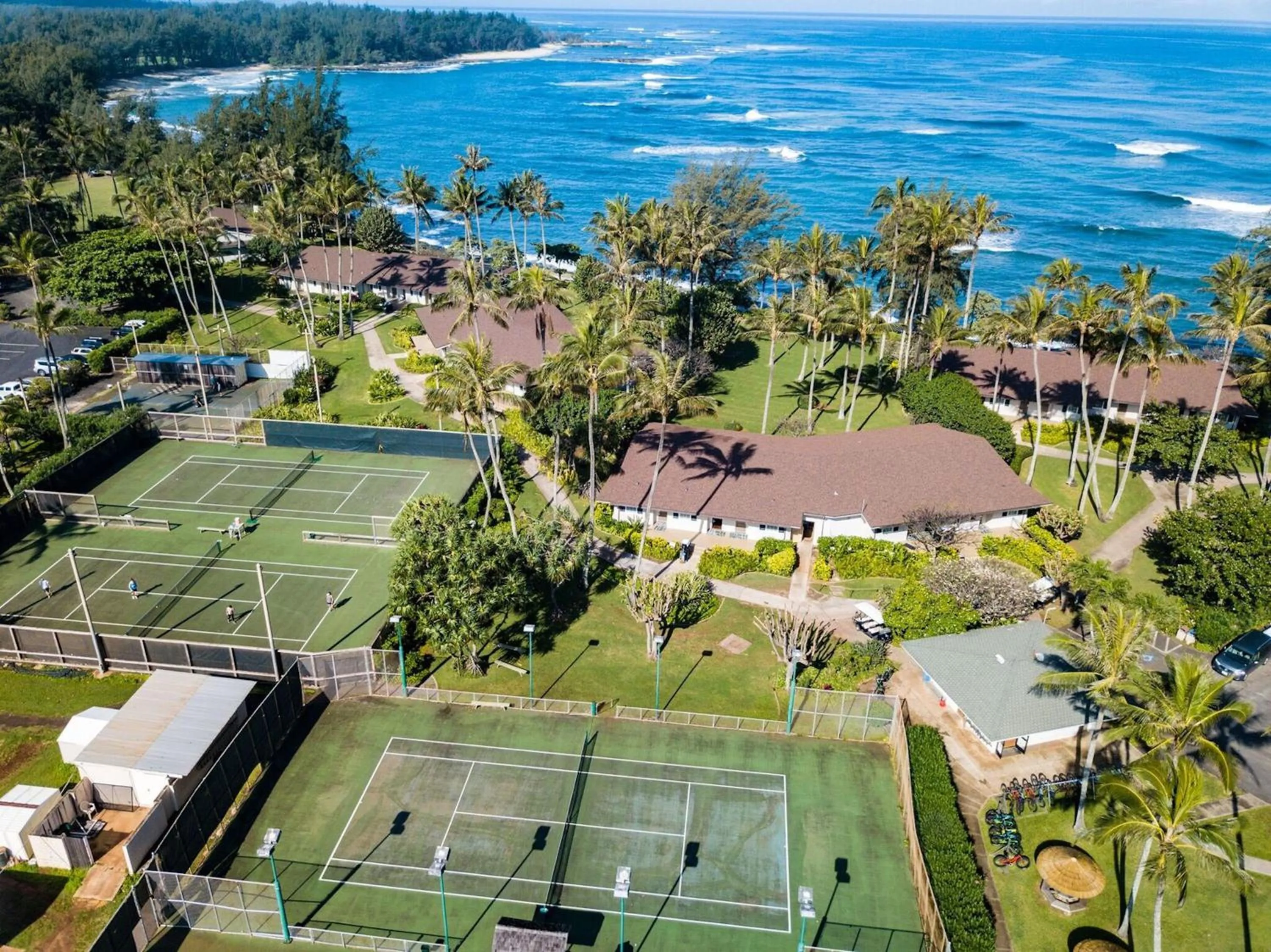 Tennis court in Ocean Villas at Turtle Bay