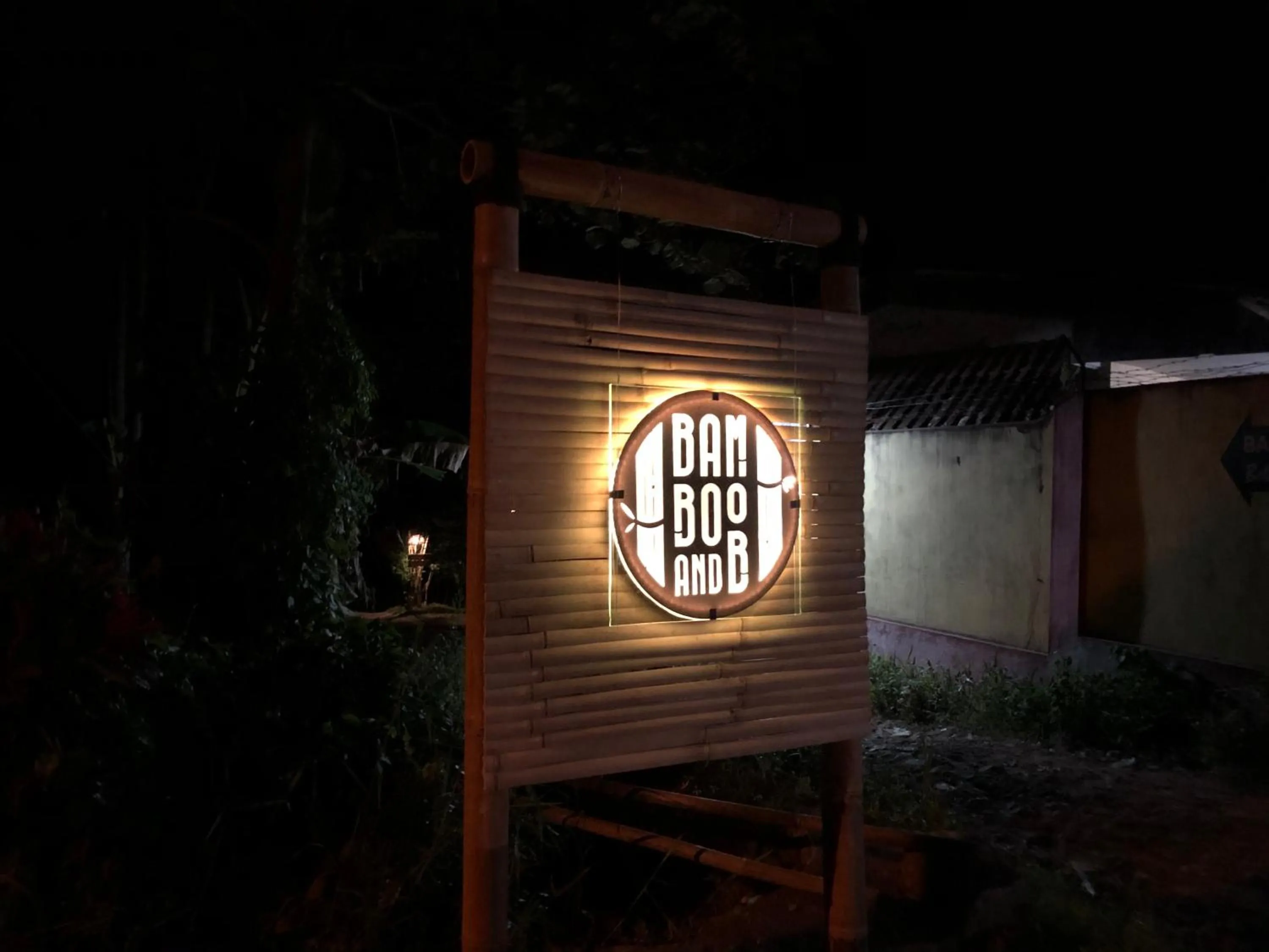 Facade/entrance in Bamboo & B