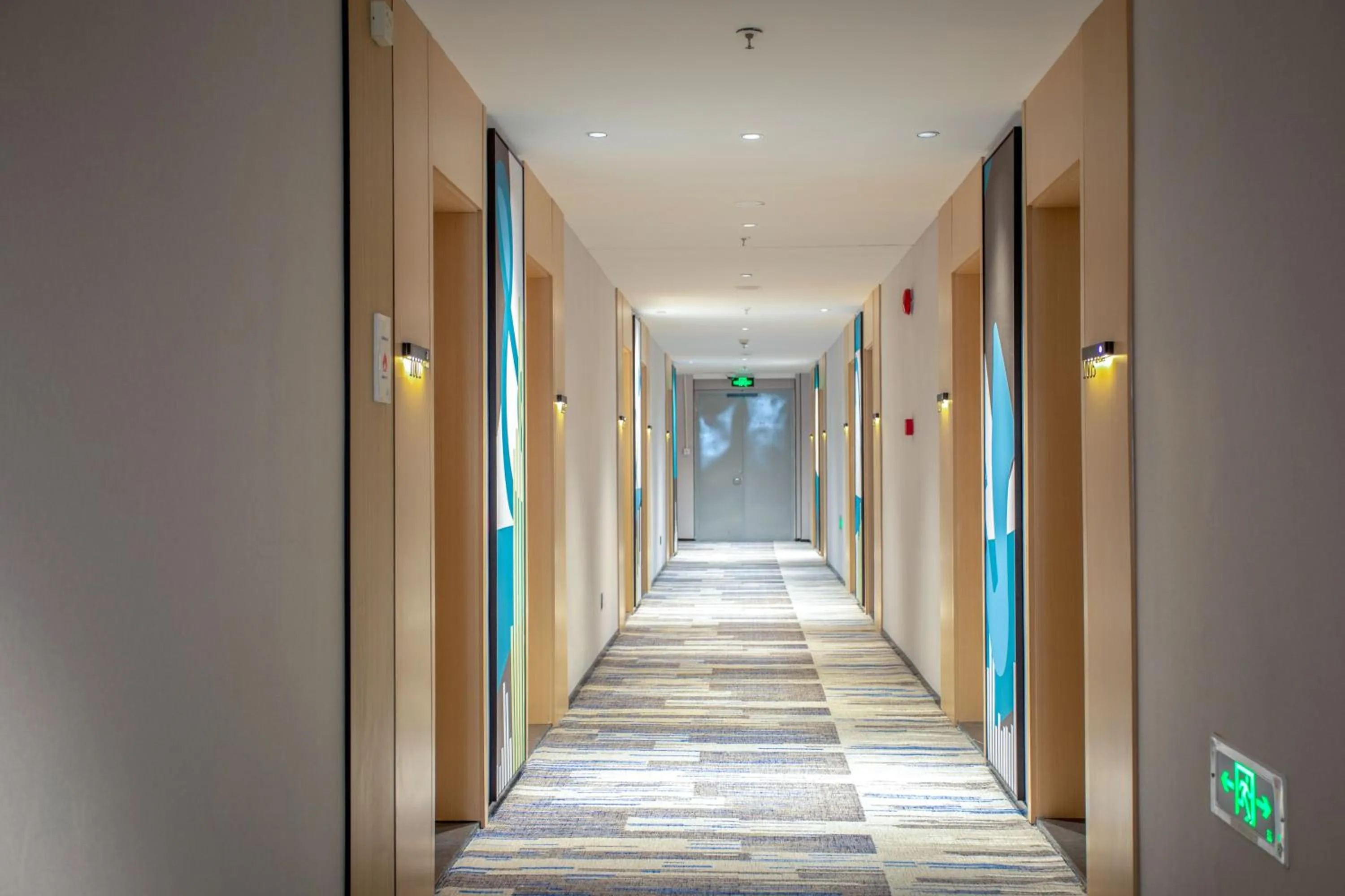 Property building in VX Hotel Shanghai Yixian Road Dabaishu