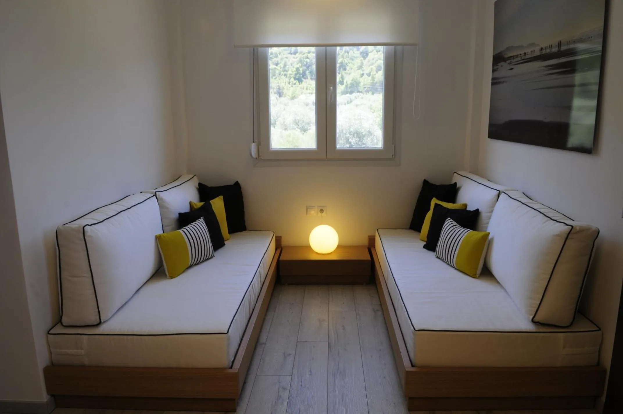 Seating area, Bed in Fillis House