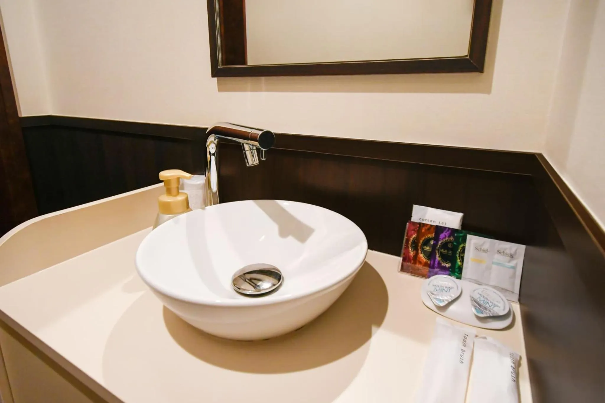 Photo of the whole room in Ikebukuro Central Hotel