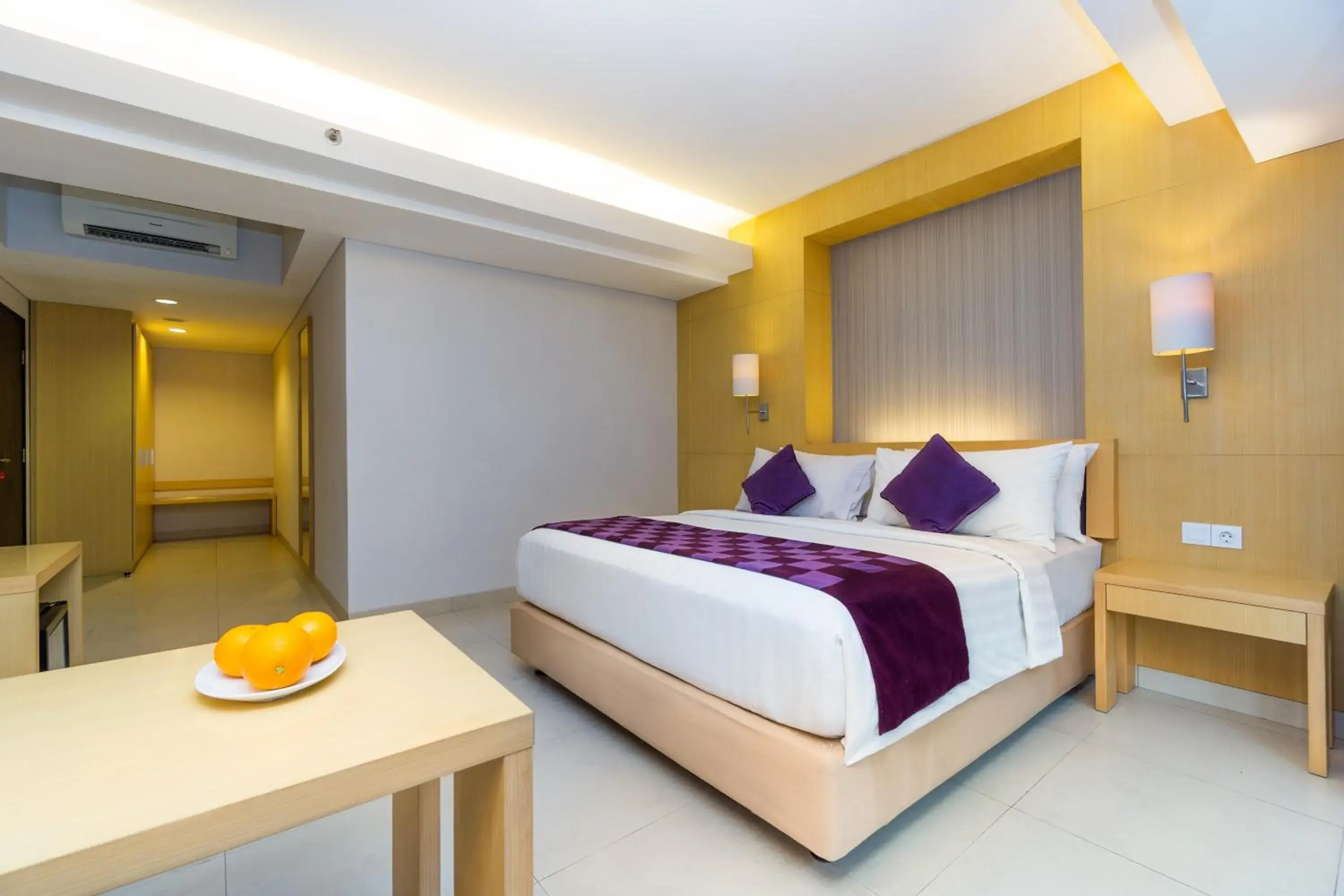 Executive Suite in Quest Hotel Kuta by ASTON Executive Suite in Quest Hotel Kuta by ASTON