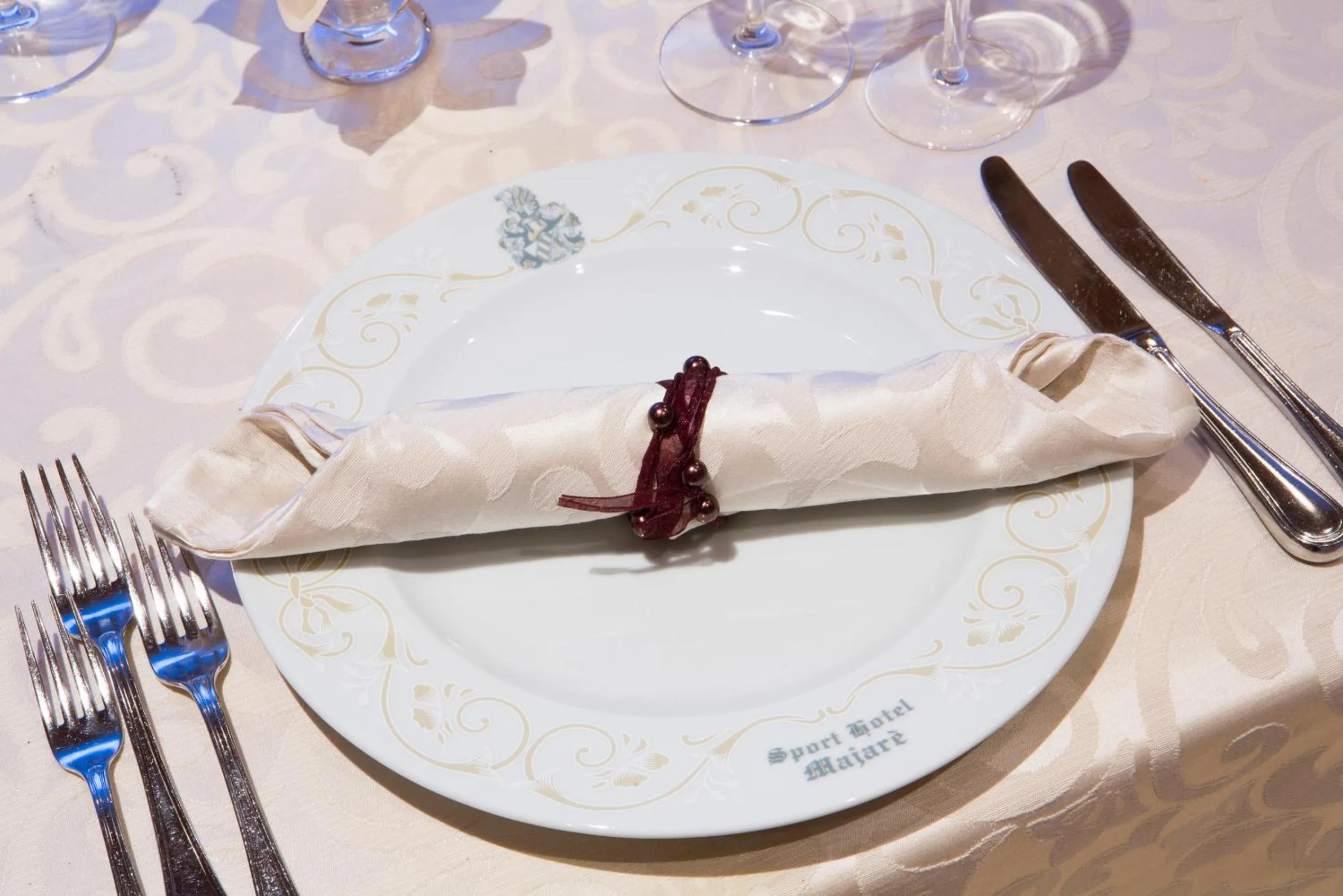 Restaurant/places to eat in Sport Hotel Majarè