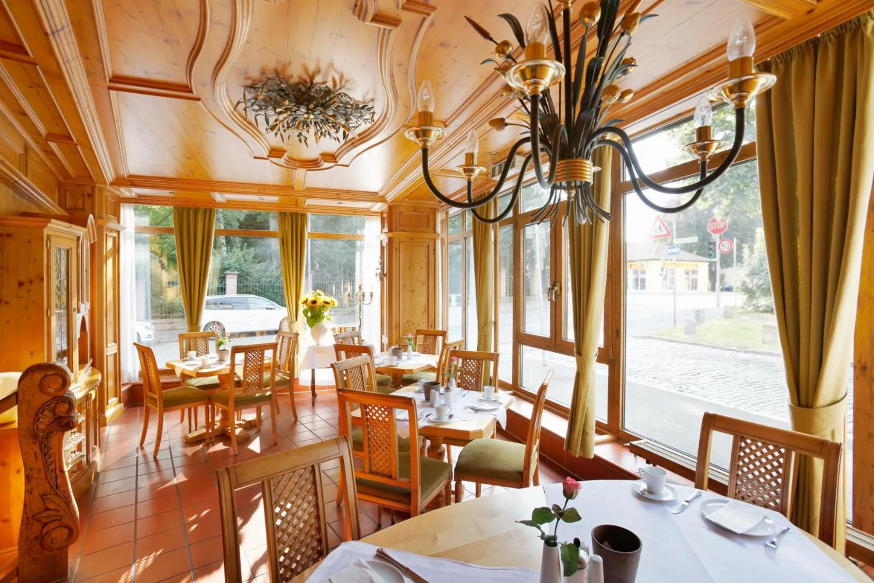 Restaurant/places to eat in Hotel Zum Goldenen Ochsen am Schlossgarten