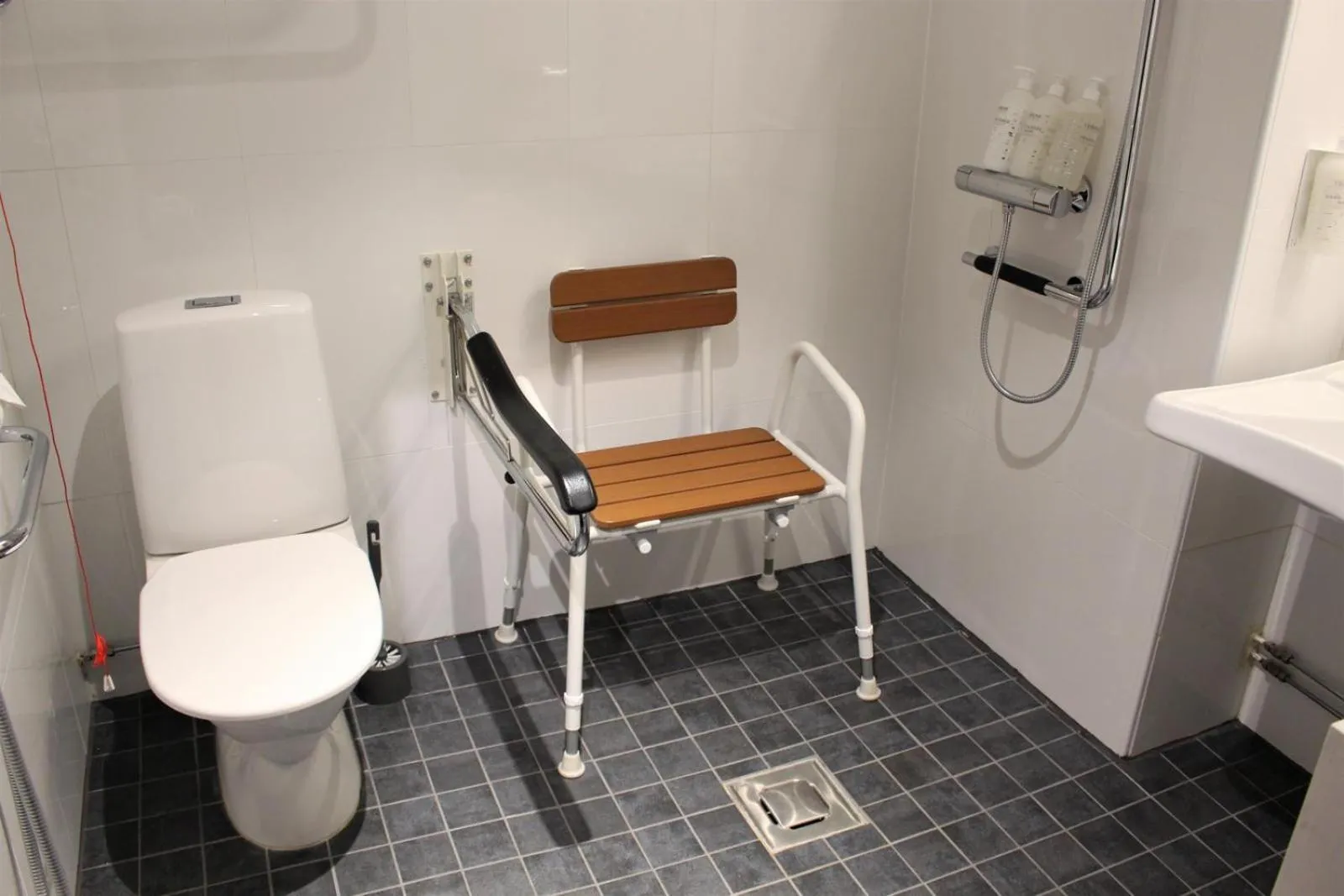 Facility for disabled guests in Original Sokos Hotel Puijonsarvi