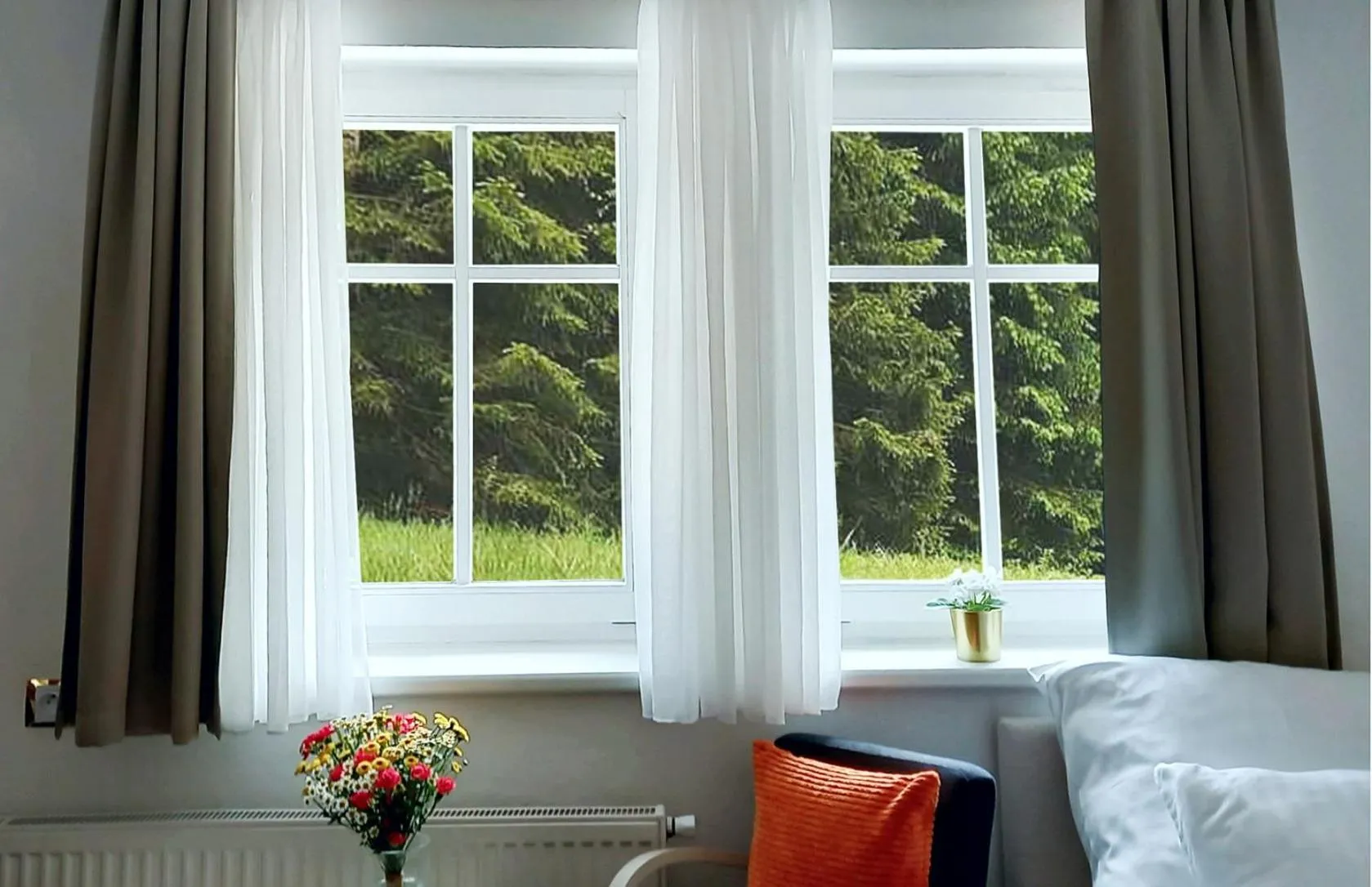 Garden view, Bed in Hotel Hradec