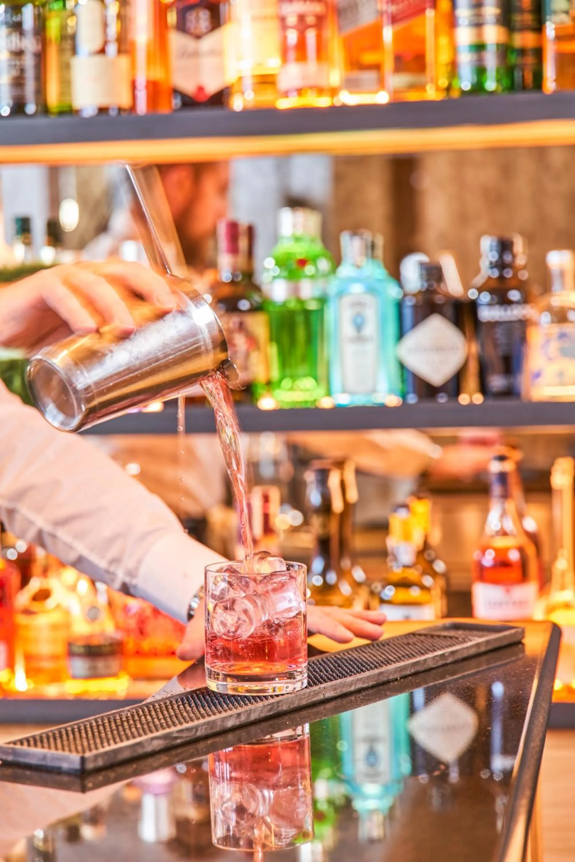 Lounge or bar in Mountain Design Hotel Eden Selva