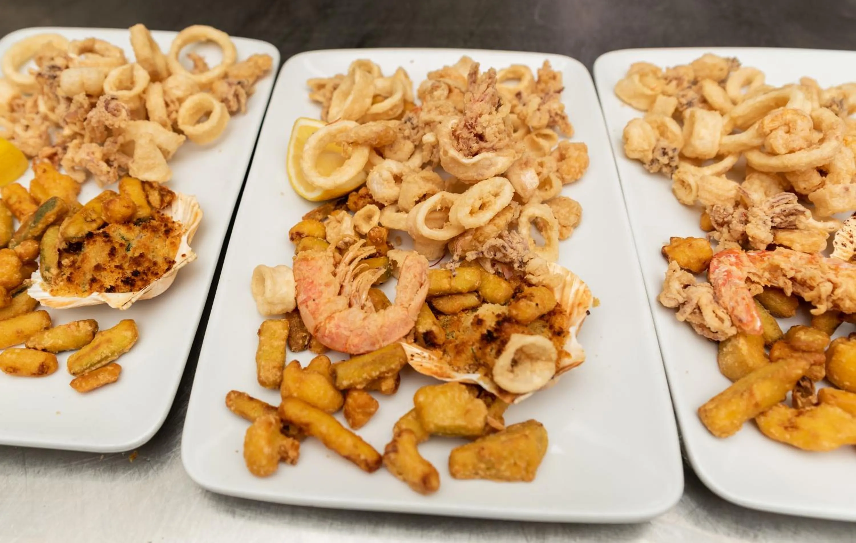 Restaurant/places to eat in Hotel Shangri-La