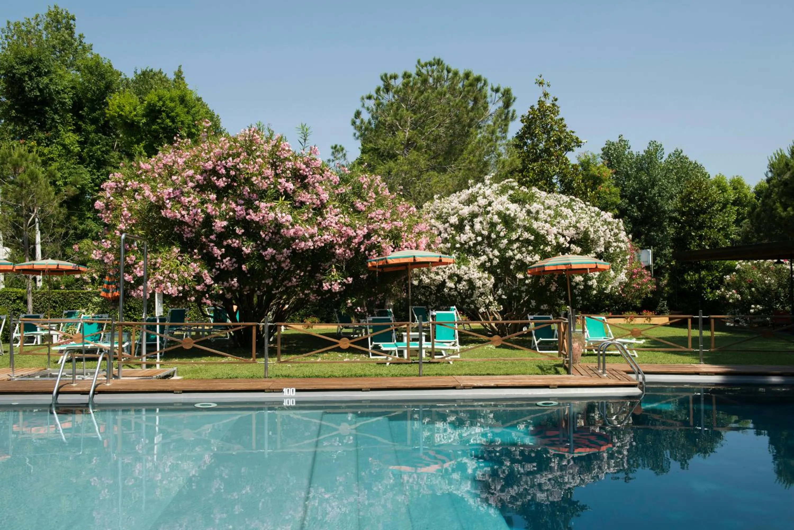 Swimming pool in Hermitage Hotel & Resort Forte dei Marmi - Starhotels Collezione