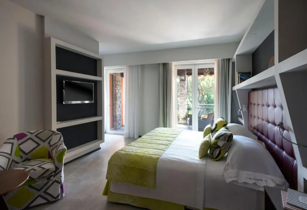 Photo of the whole room, Bed in Hermitage Hotel & Resort Forte dei Marmi - Starhotels Collezione