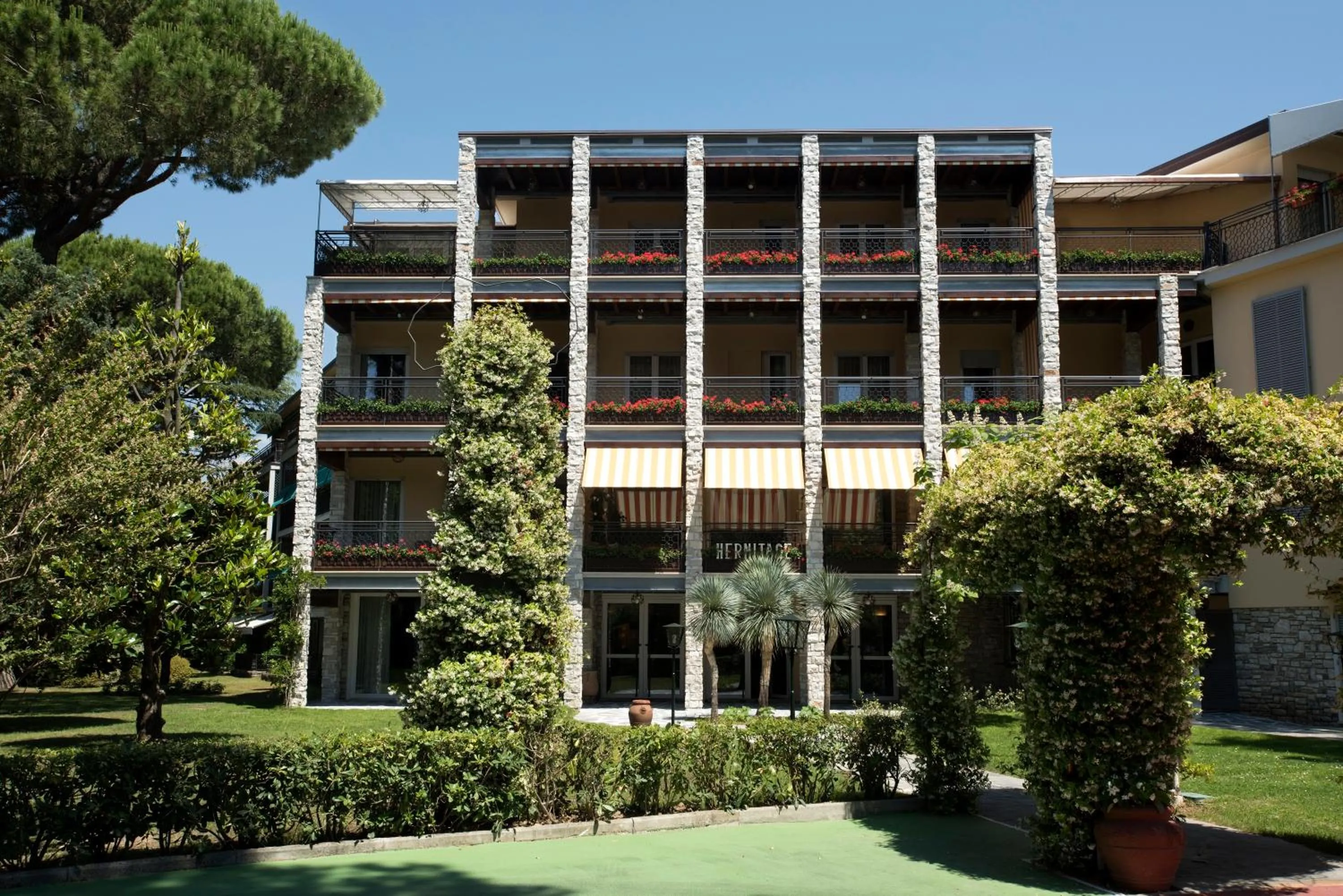 Property building in Hermitage Hotel & Resort Forte dei Marmi - Starhotels Collezione