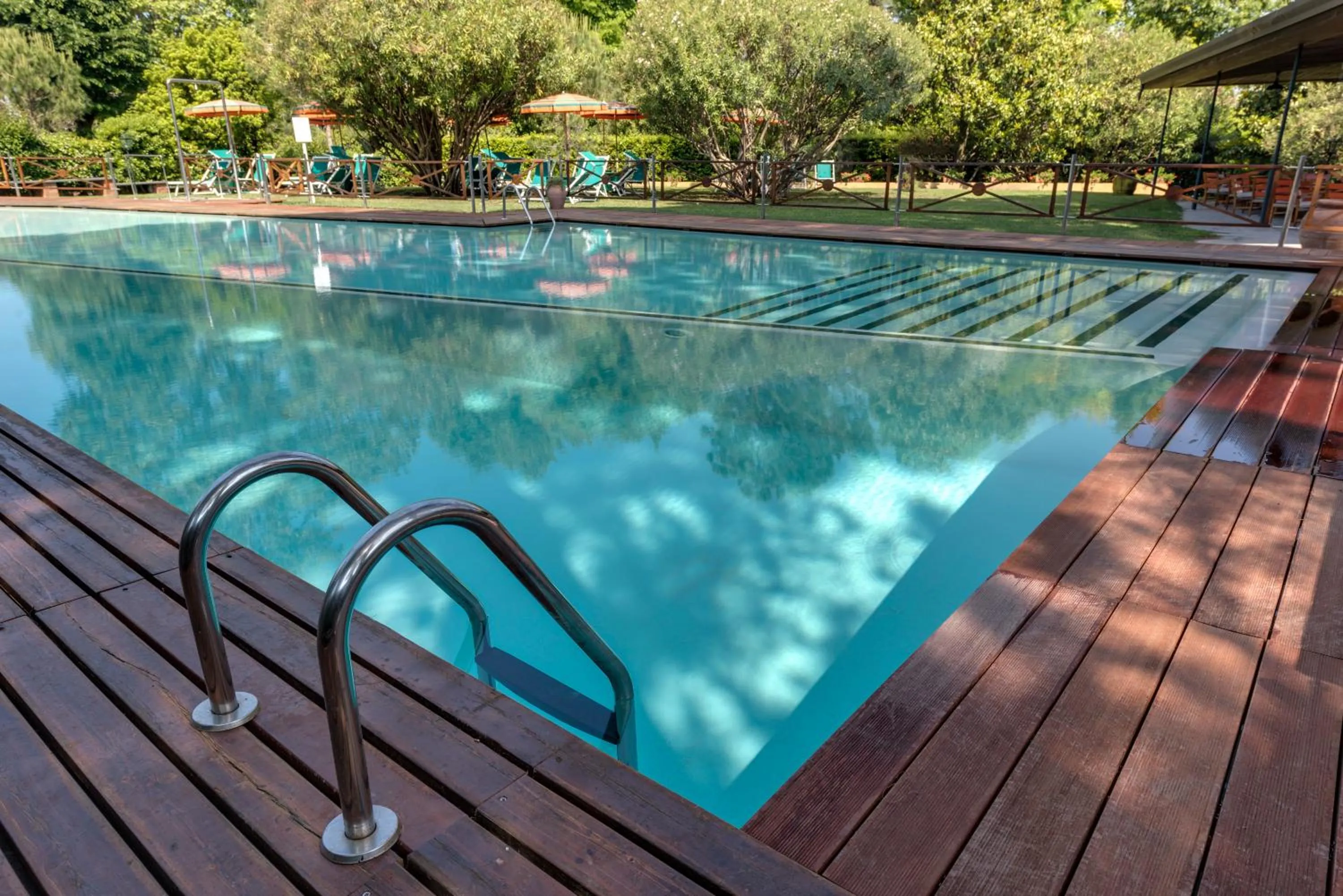 Swimming pool in Hermitage Hotel & Resort Forte dei Marmi - Starhotels Collezione