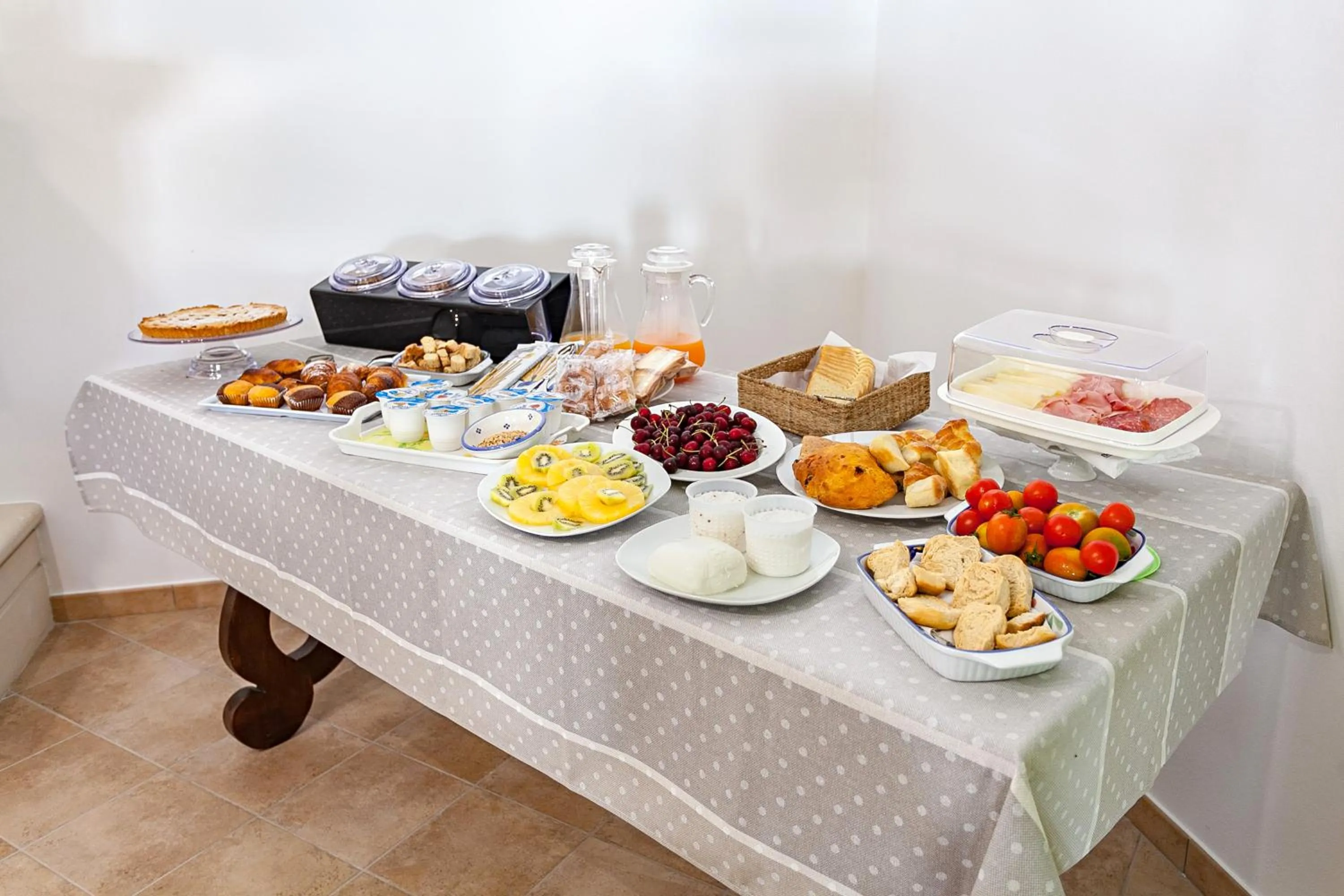 Italian breakfast in Il Giardino di Jo