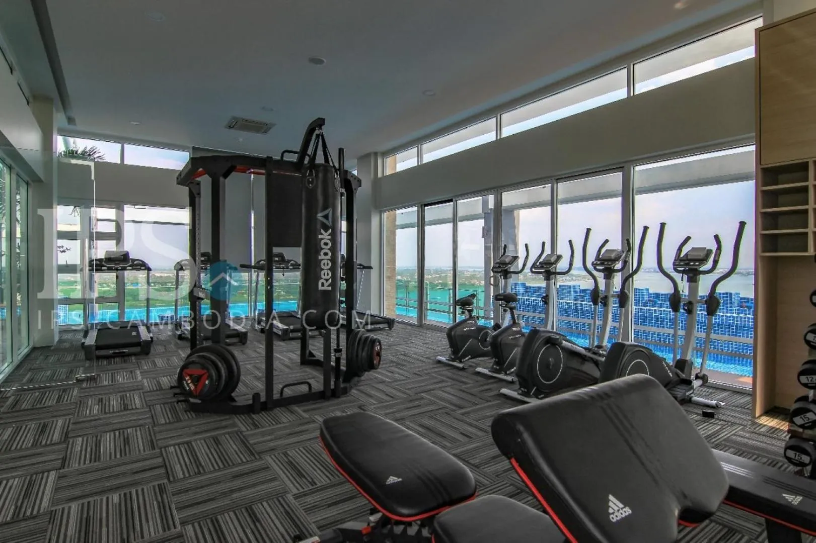Fitness centre/facilities in Infinity 28 Hotel and Residence