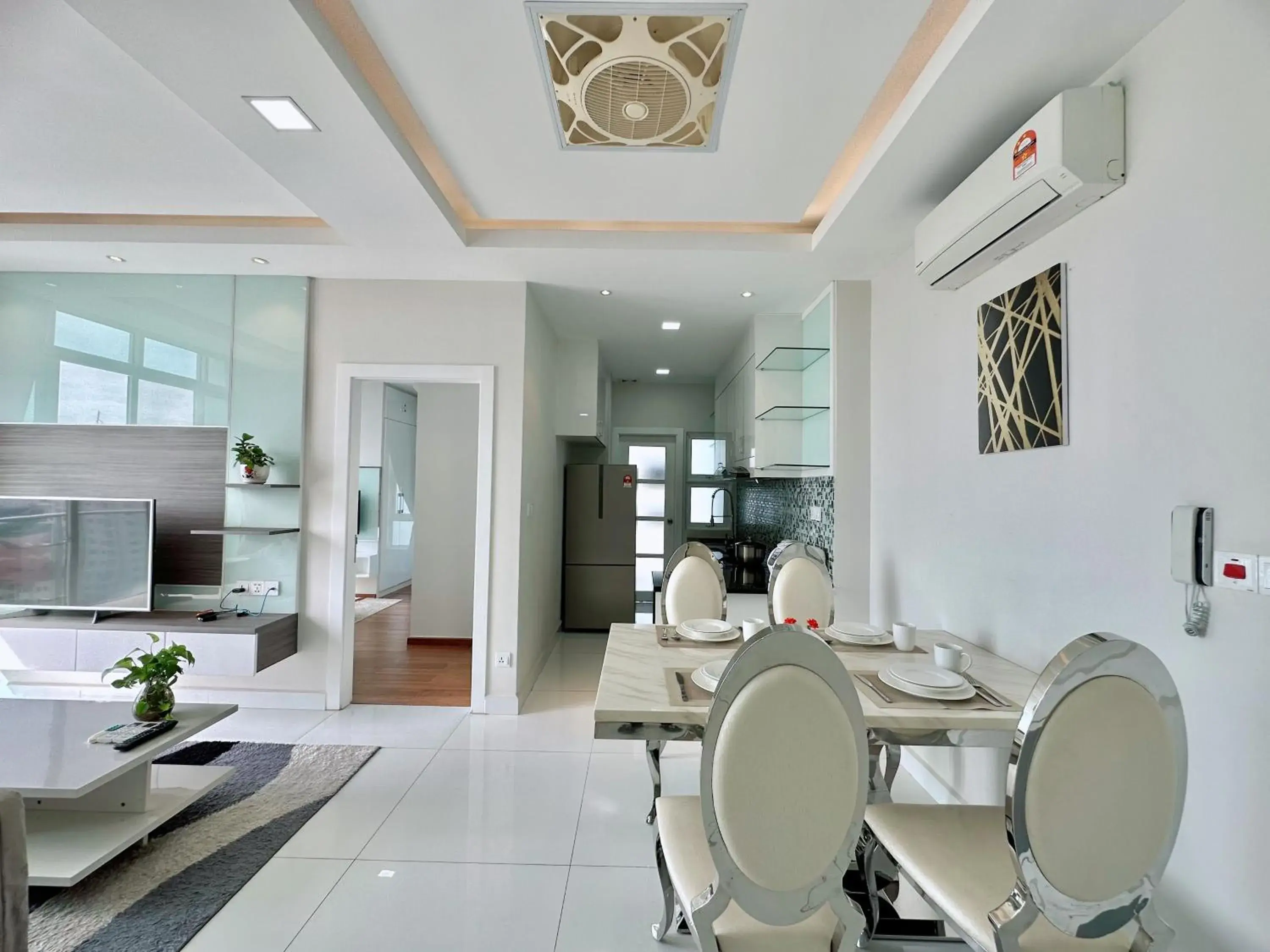 One-Bedroom Apartment in Infinity 28 Hotel and Residence One-Bedroom Apartment in Infinity 28 Hotel and Residence