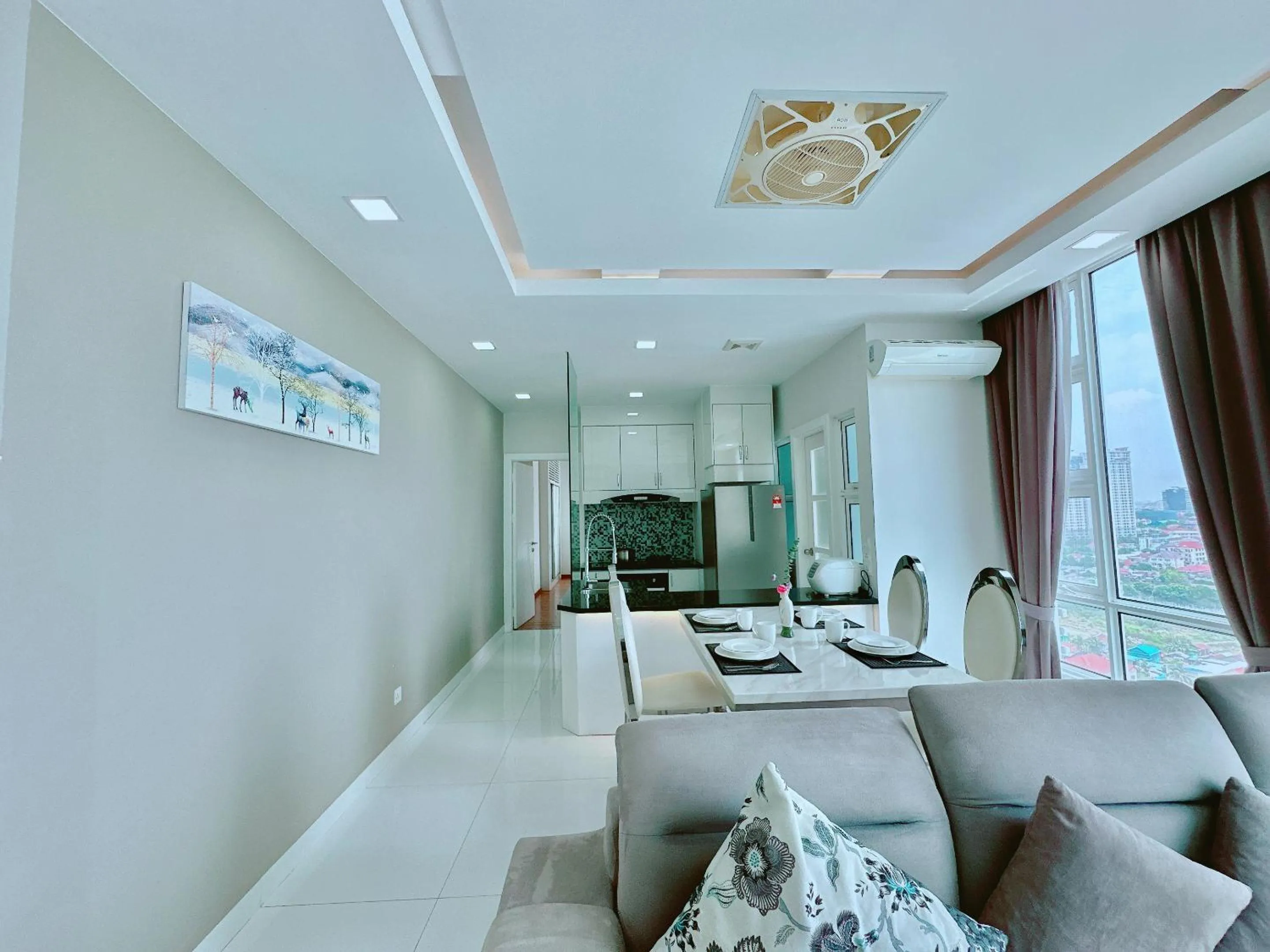 Dining area in Infinity 28 Hotel and Residence