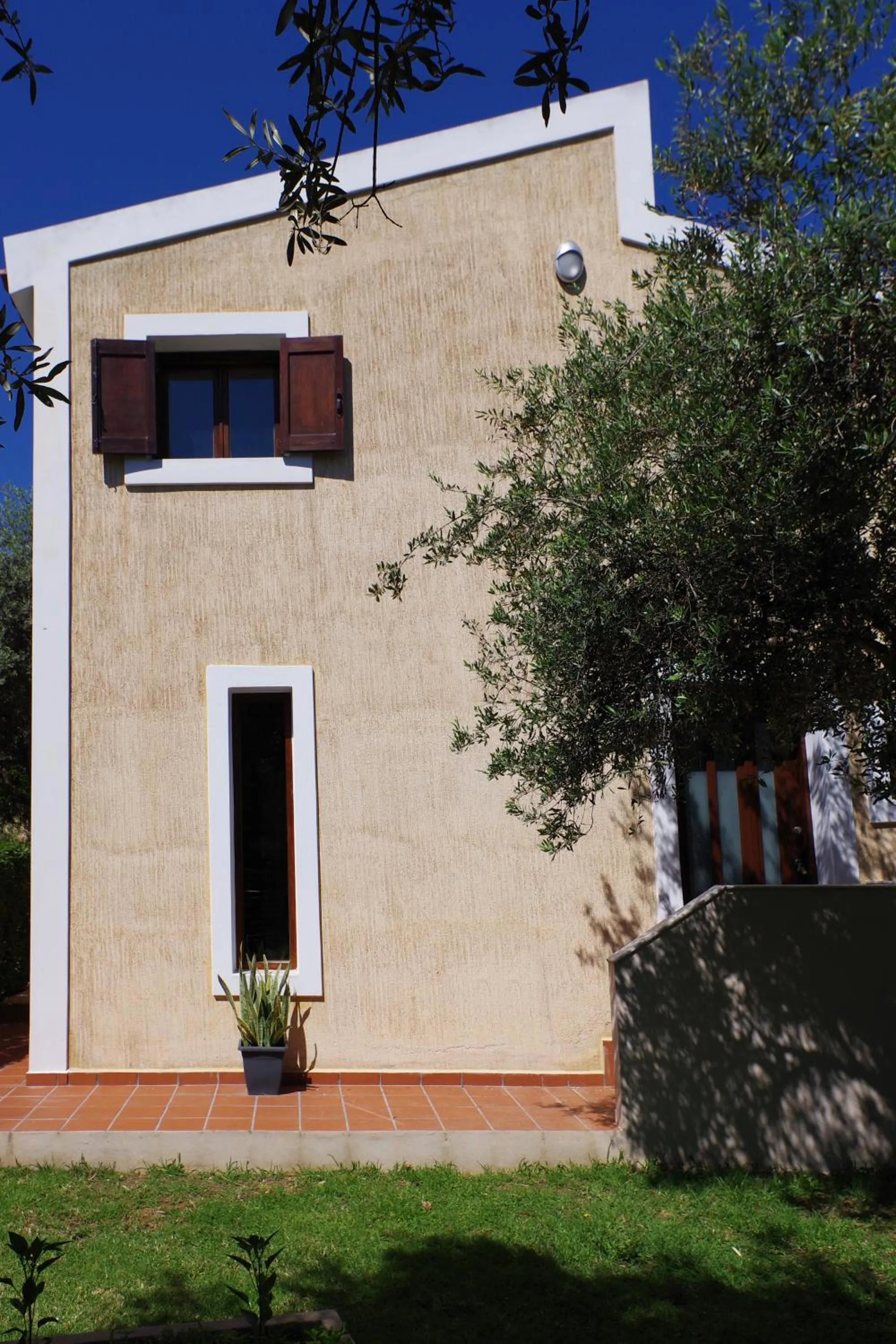 Property building in Elea