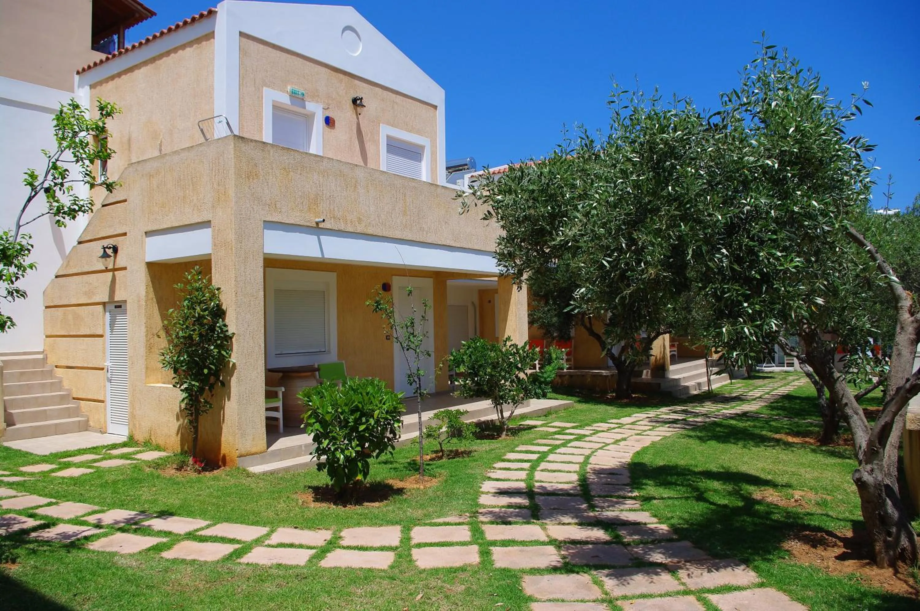 Facade/entrance in Elea