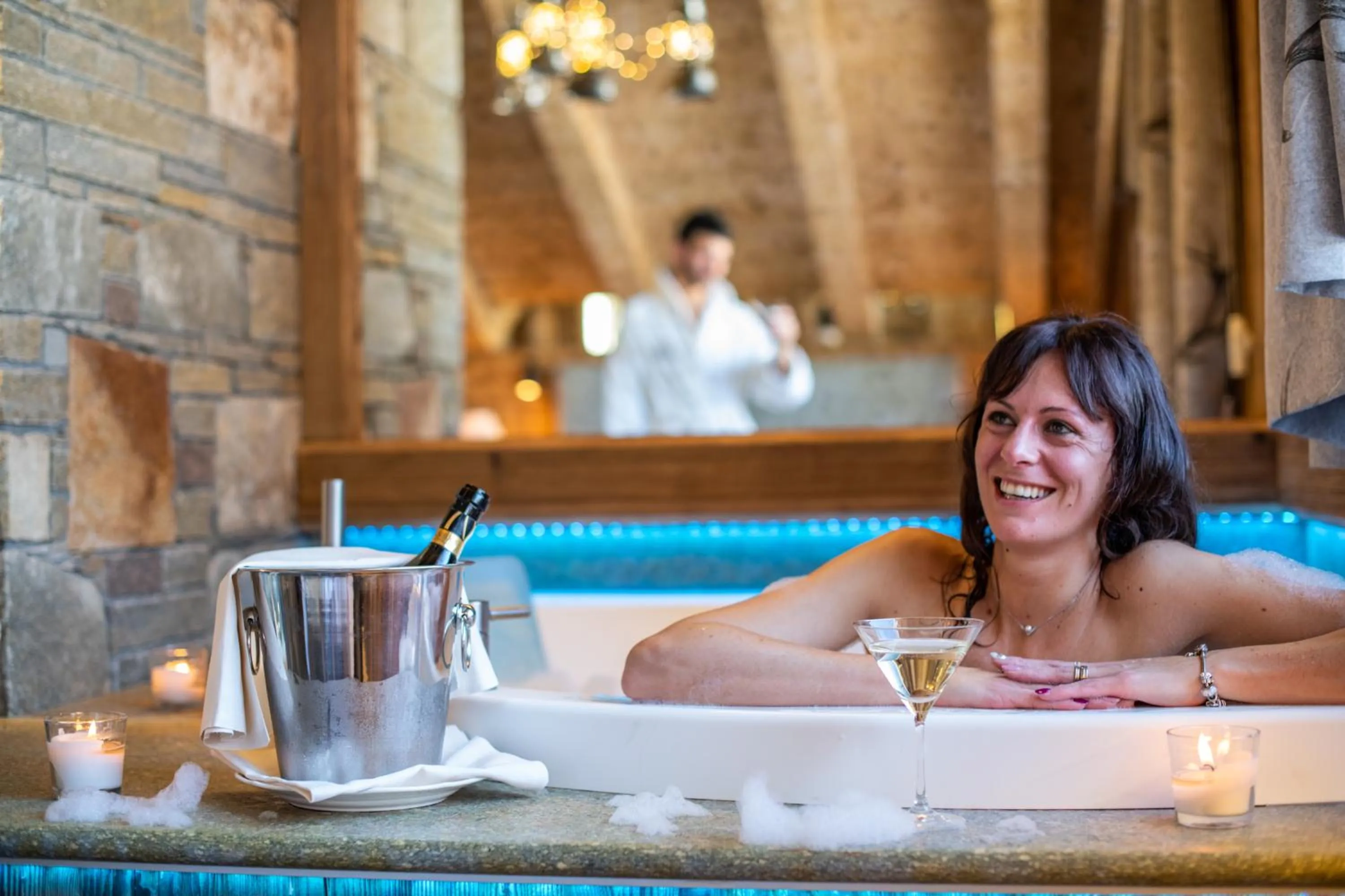 Hot Tub in Park Chalet Village