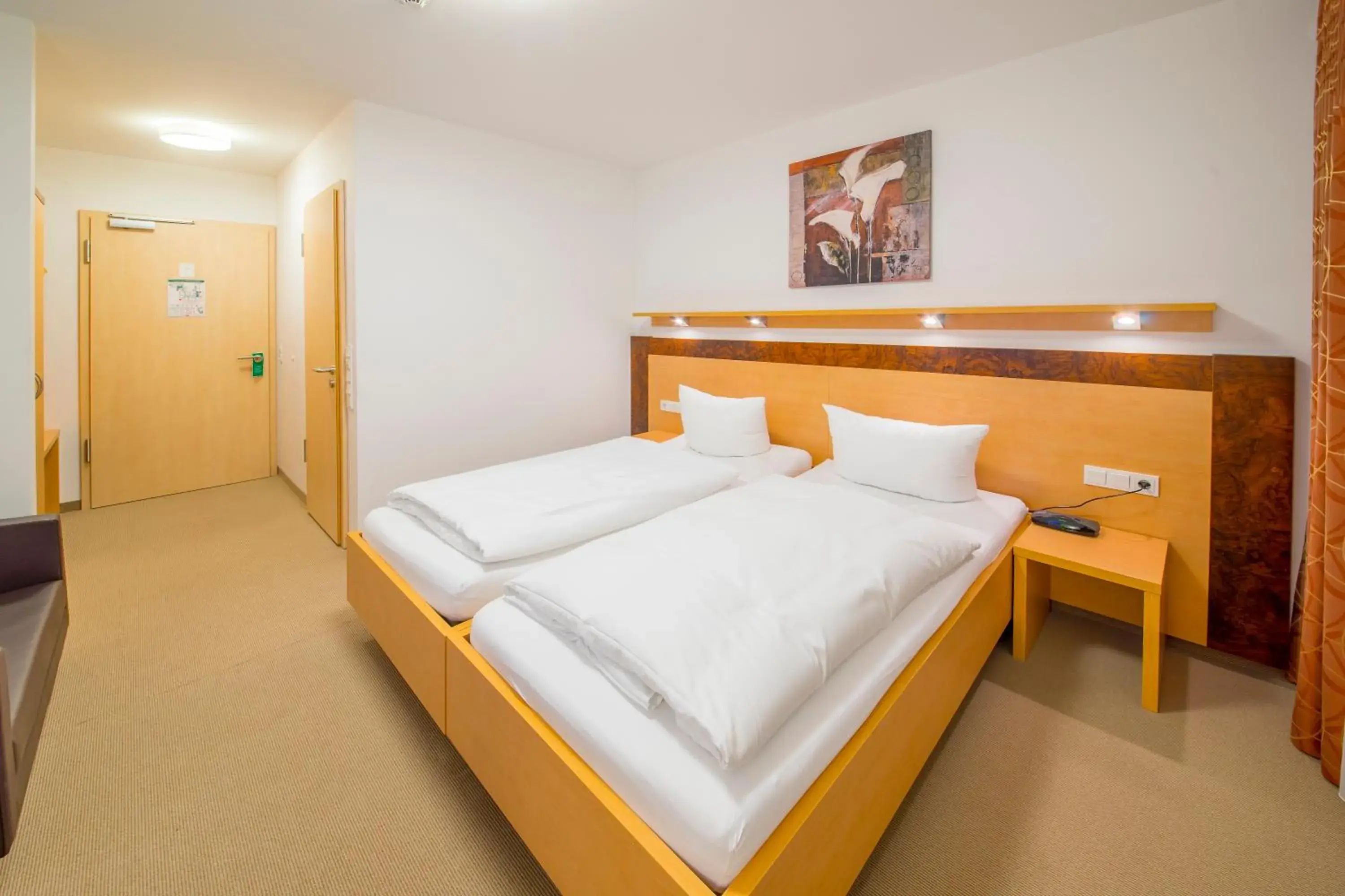 Deluxe Double Room with Balcony in Hotel Nürnberger Hof Deluxe Double Room with Balcony in Hotel Nürnberger Hof