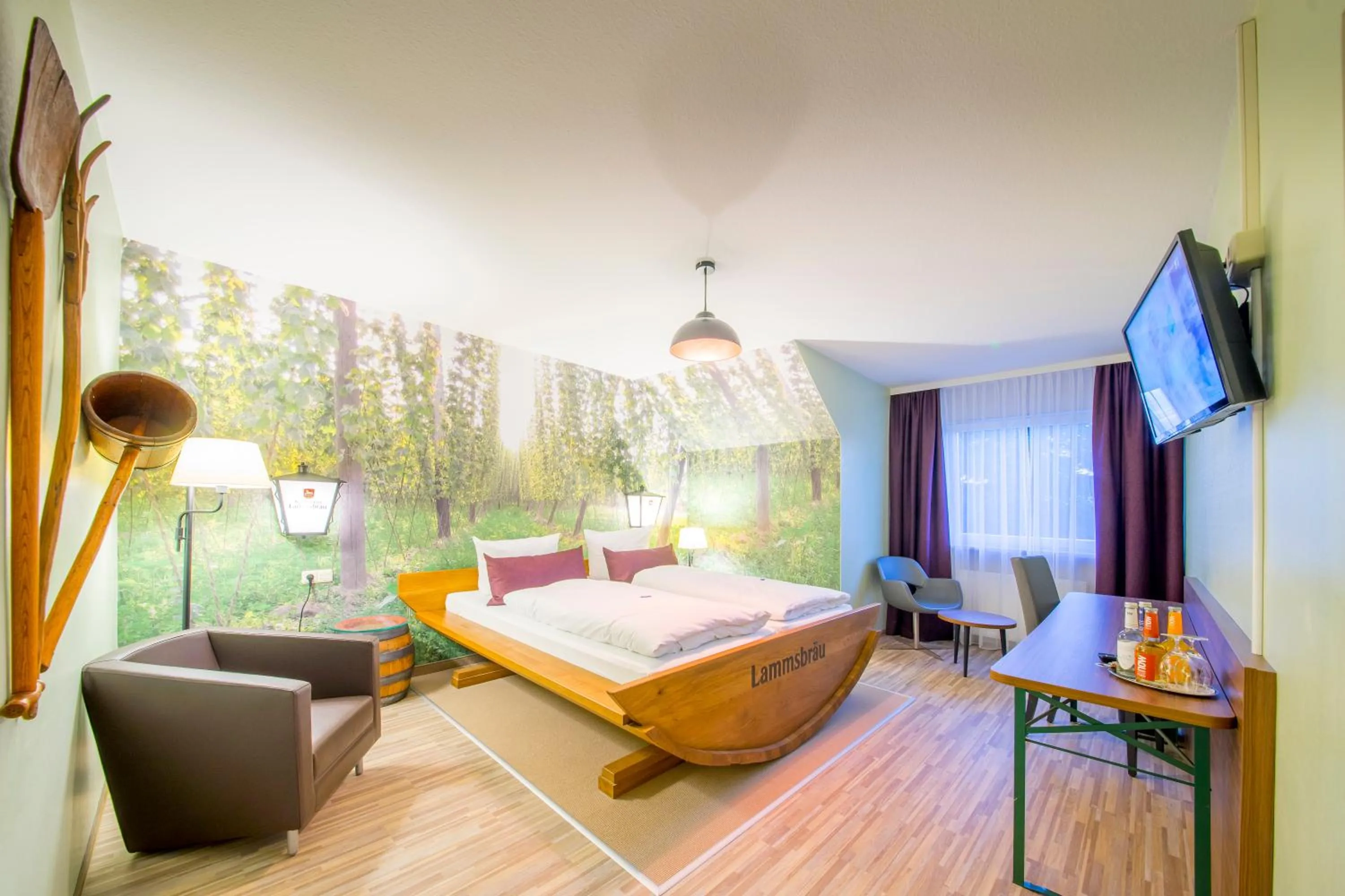 Photo of the whole room, Bed in Hotel Nürnberger Hof