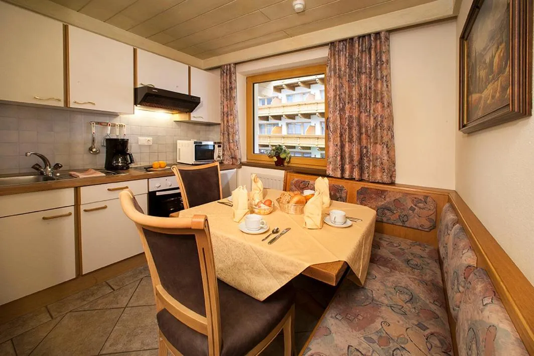 Kitchen or kitchenette in Alpenhof