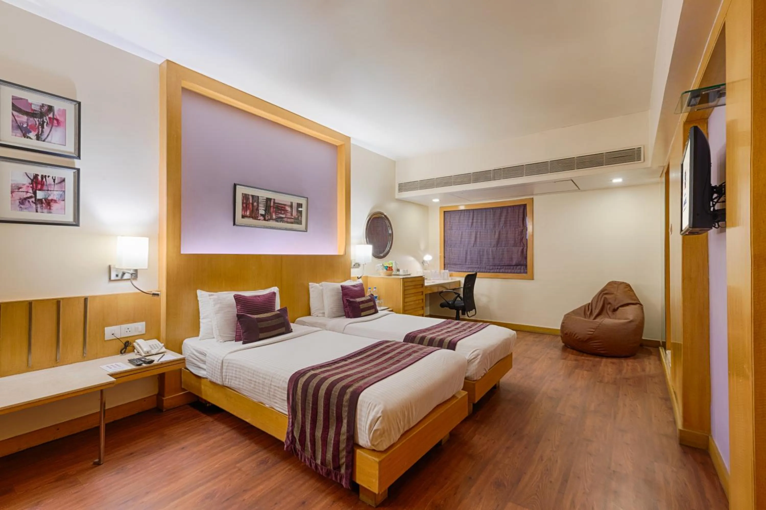 Bed in Hotel Heritage formerly known as Comfort Inn Heritage