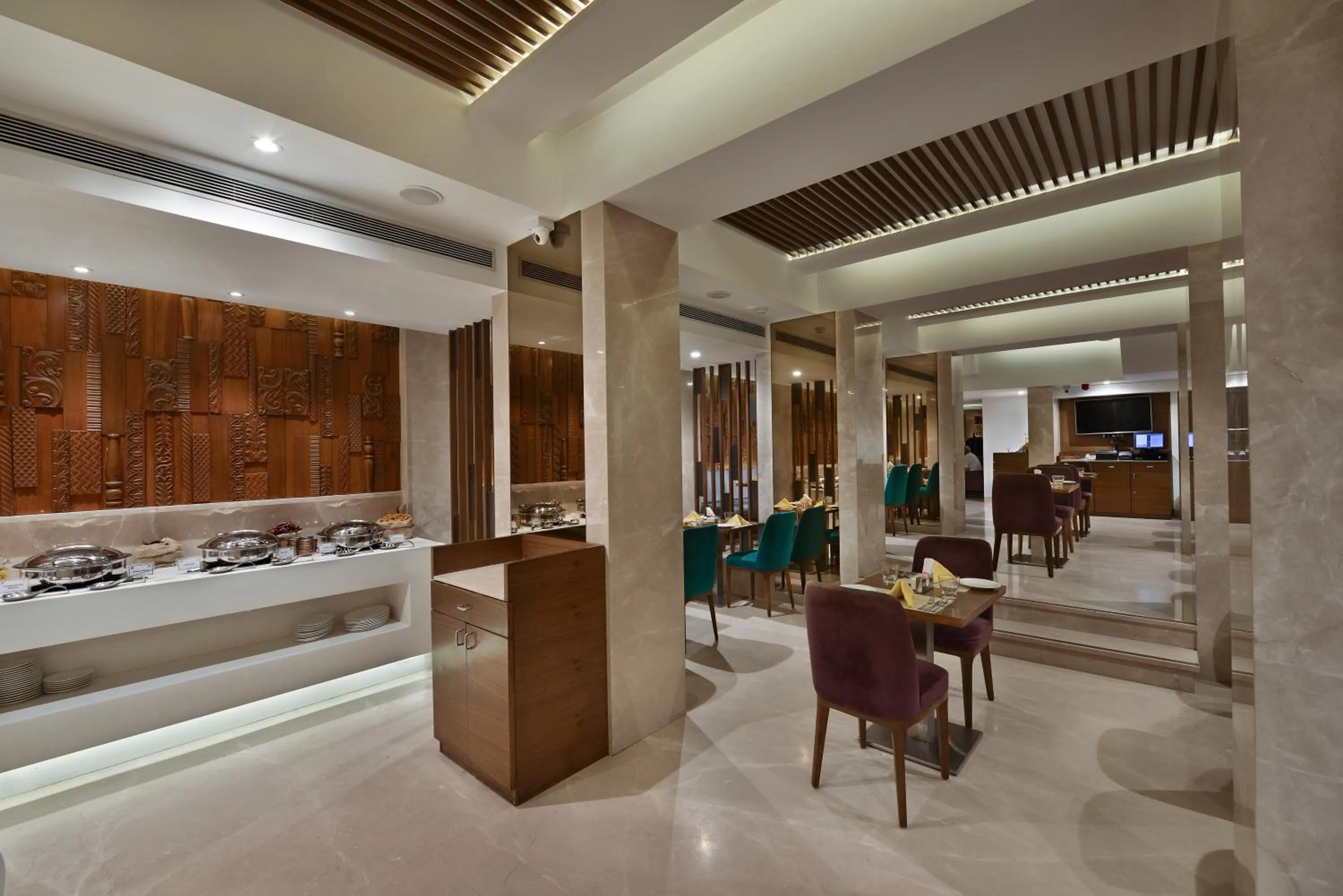 Restaurant/places to eat in Hotel Heritage formerly known as Comfort Inn Heritage