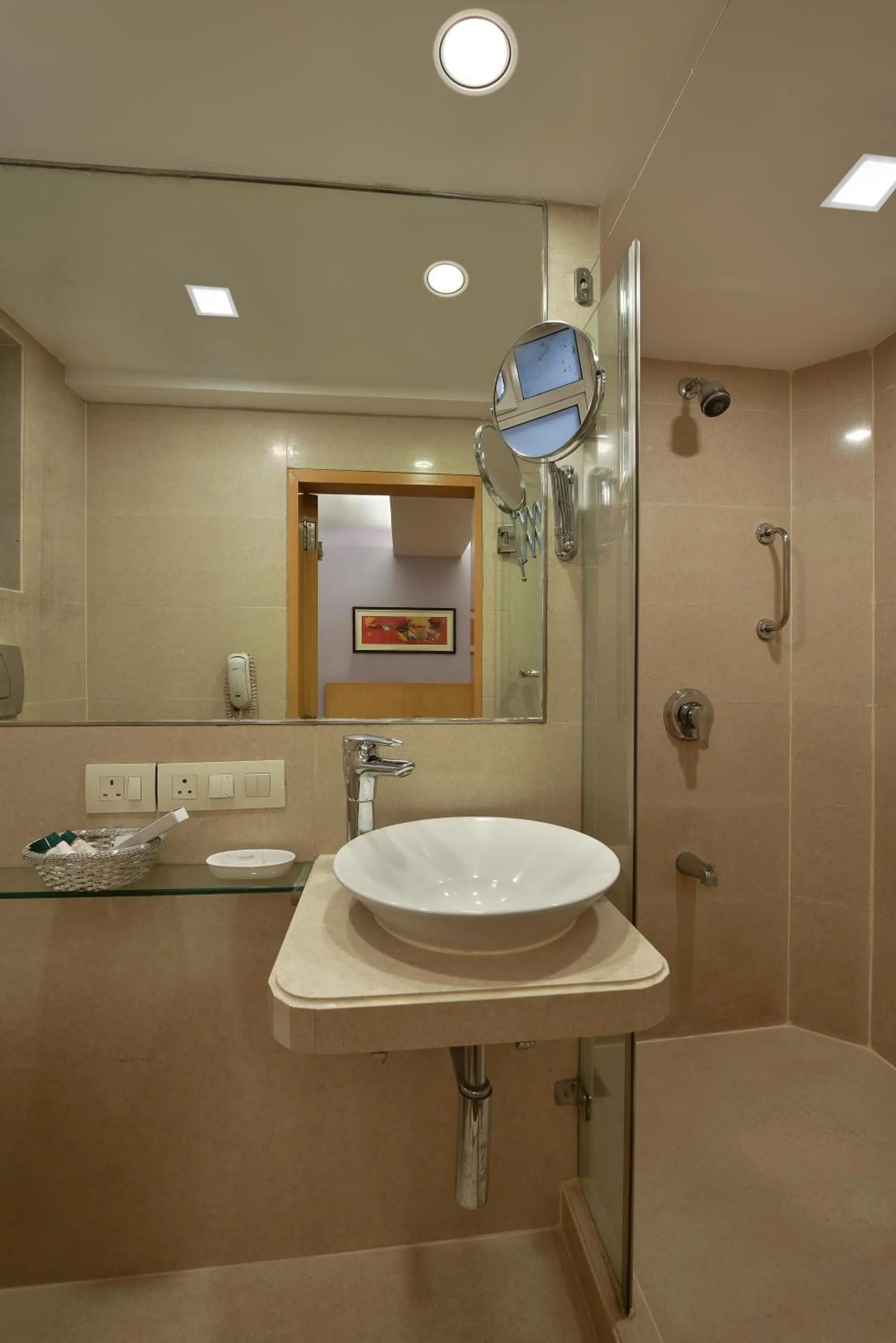 Bathroom in Hotel Heritage formerly known as Comfort Inn Heritage