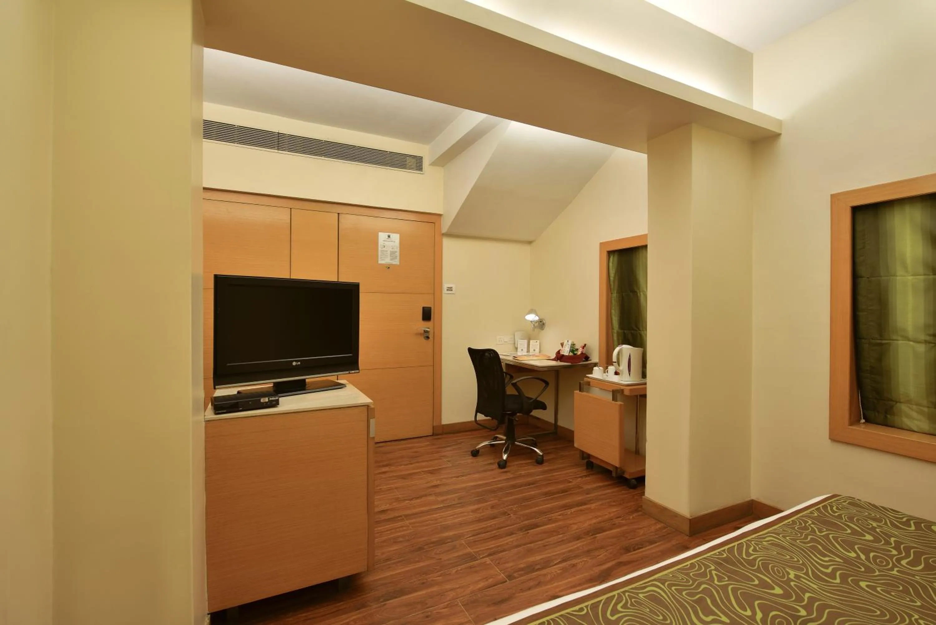 Bed in Hotel Heritage formerly known as Comfort Inn Heritage