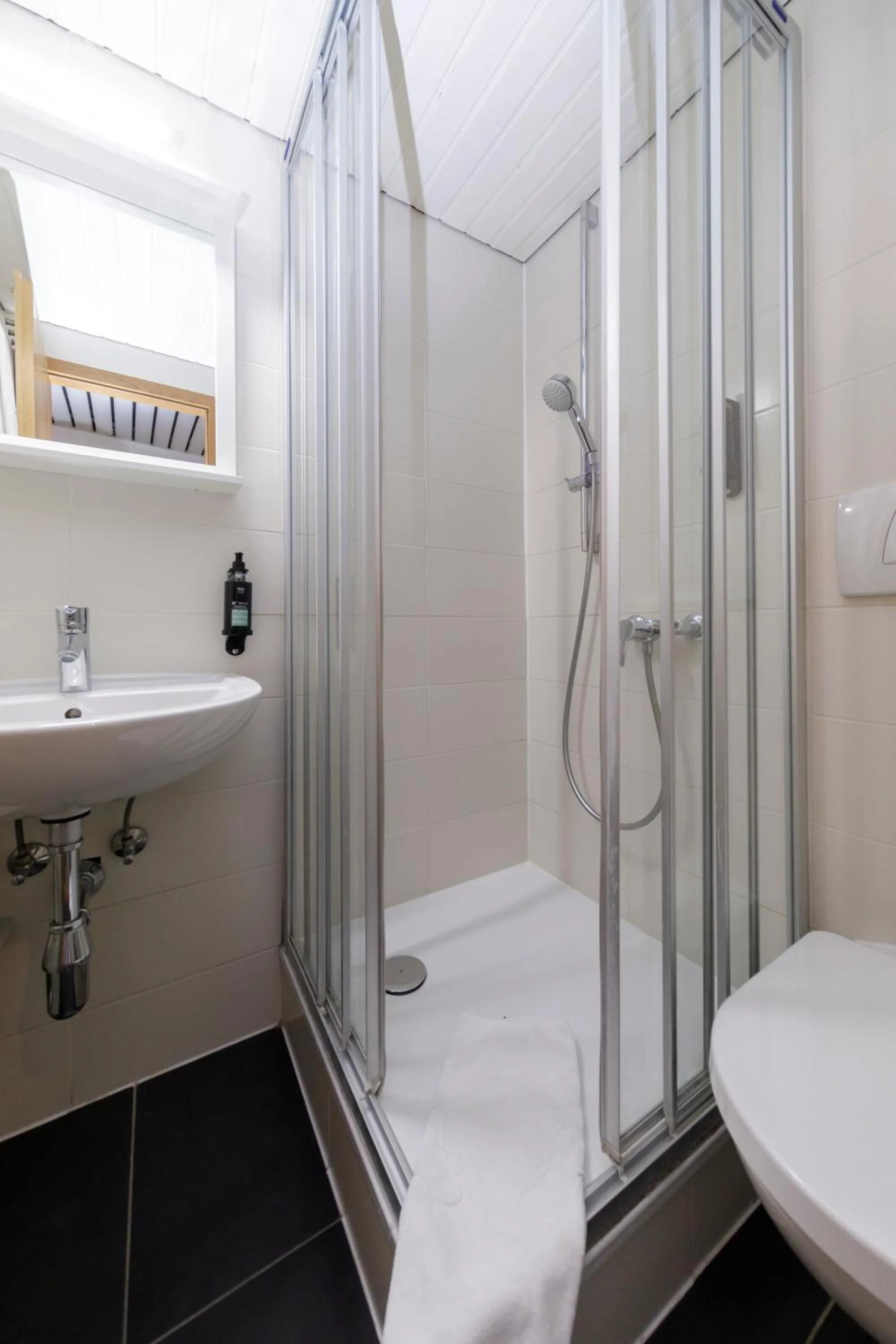Bathroom in Hôtel de l'Ange