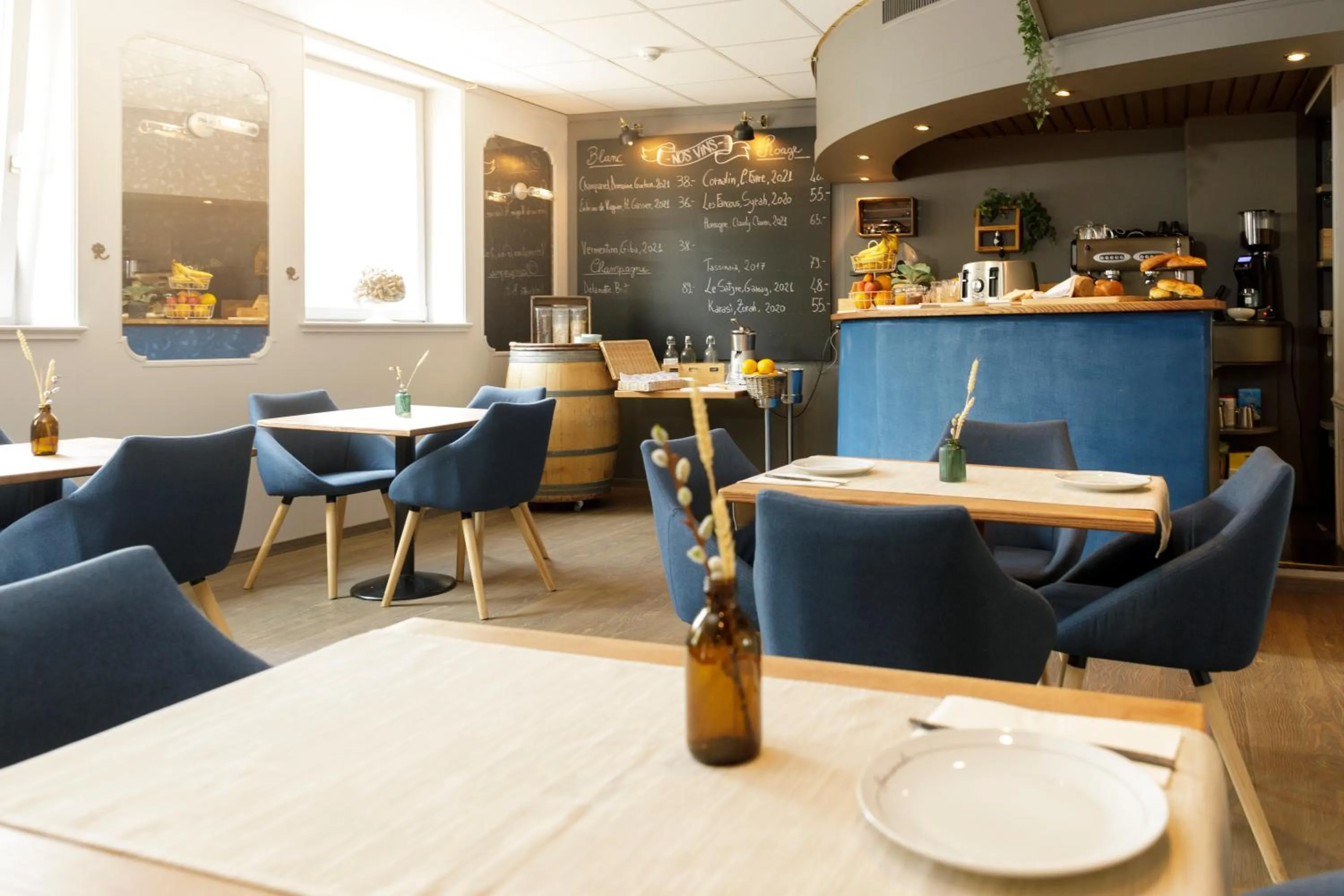 Restaurant/places to eat in Hôtel de l'Ange