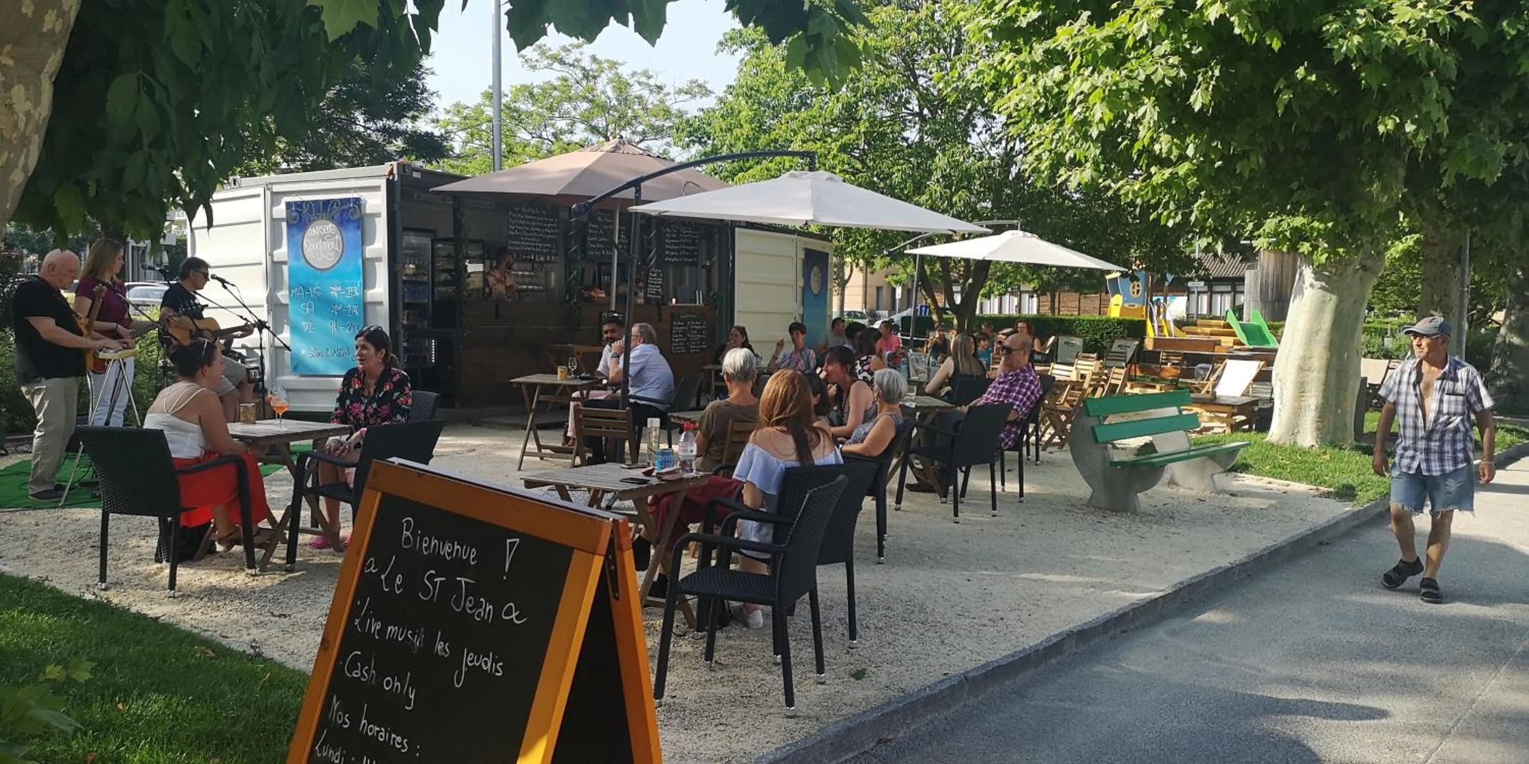 Balcony/Terrace in Hôtel de l'Ange