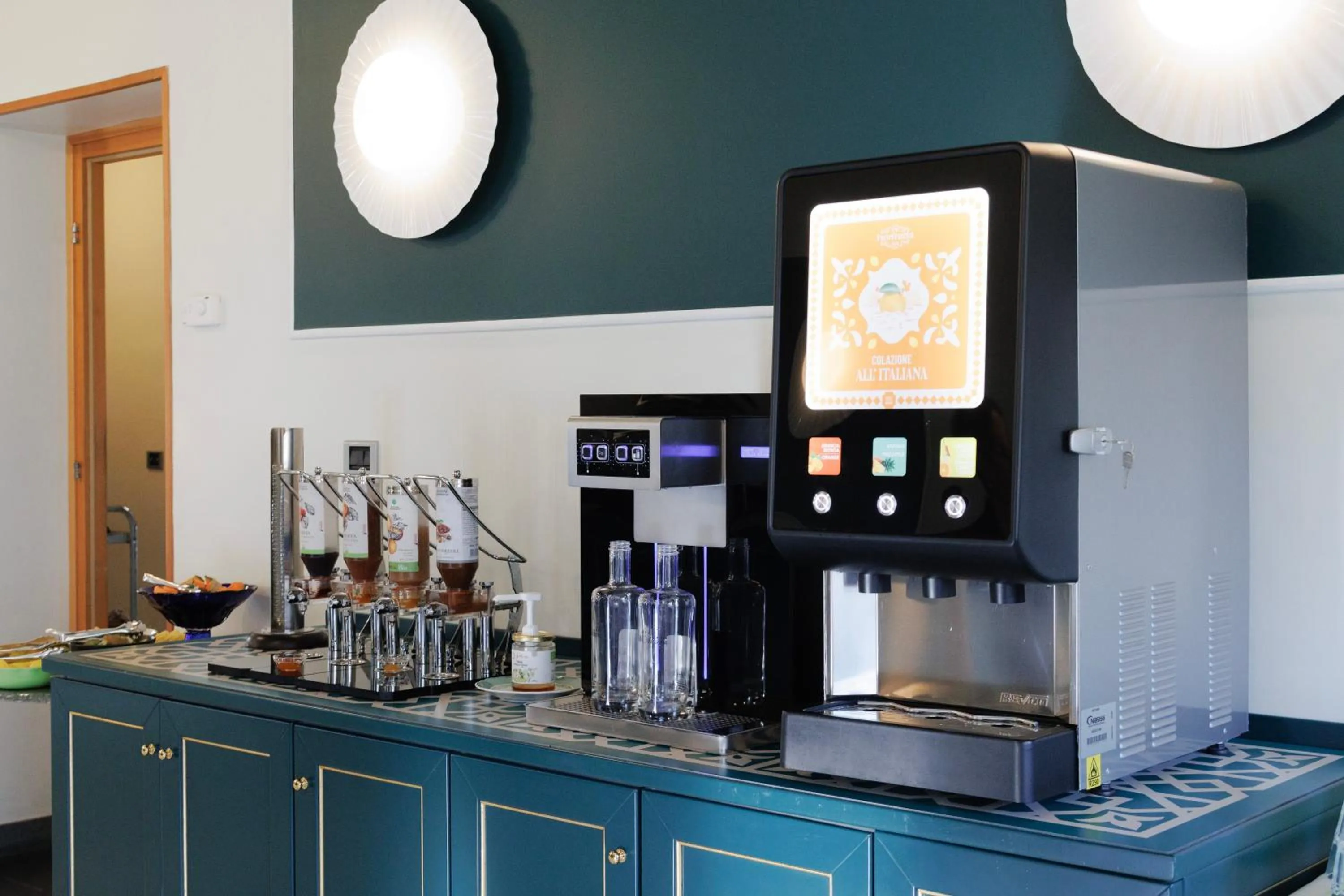 Breakfast in Hotel Villa Adriana