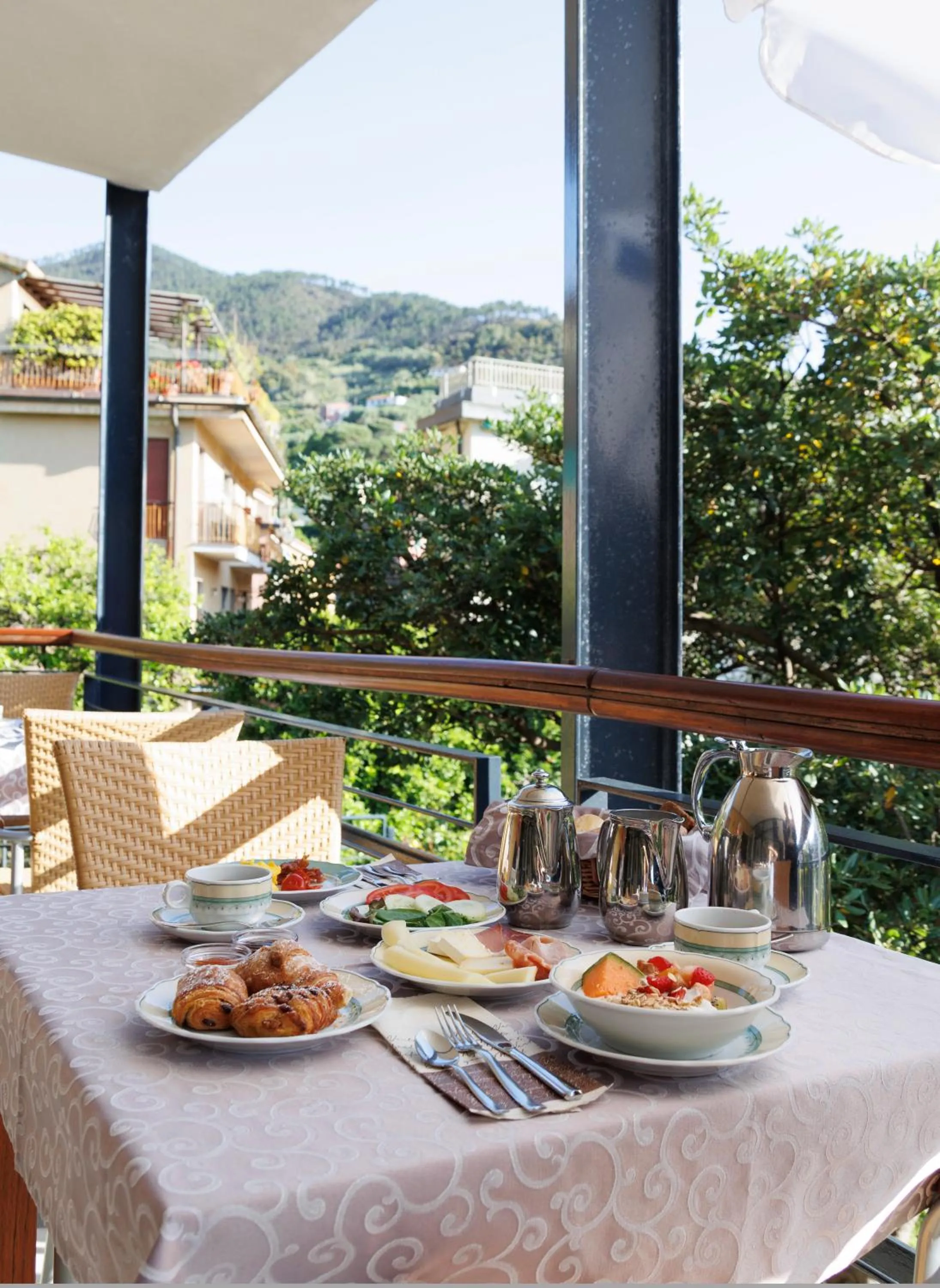 Breakfast in Hotel Villa Adriana