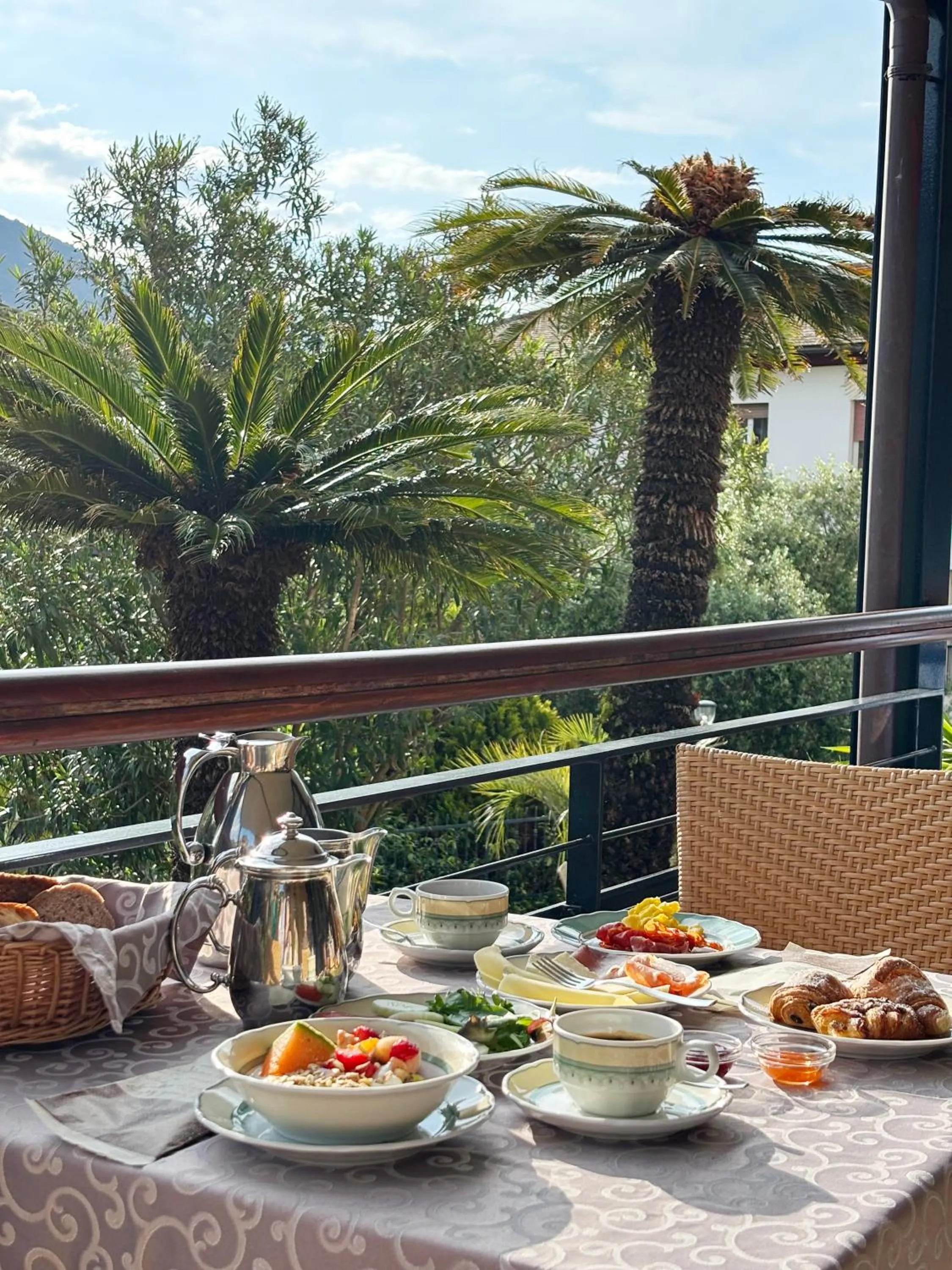 Breakfast in Hotel Villa Adriana