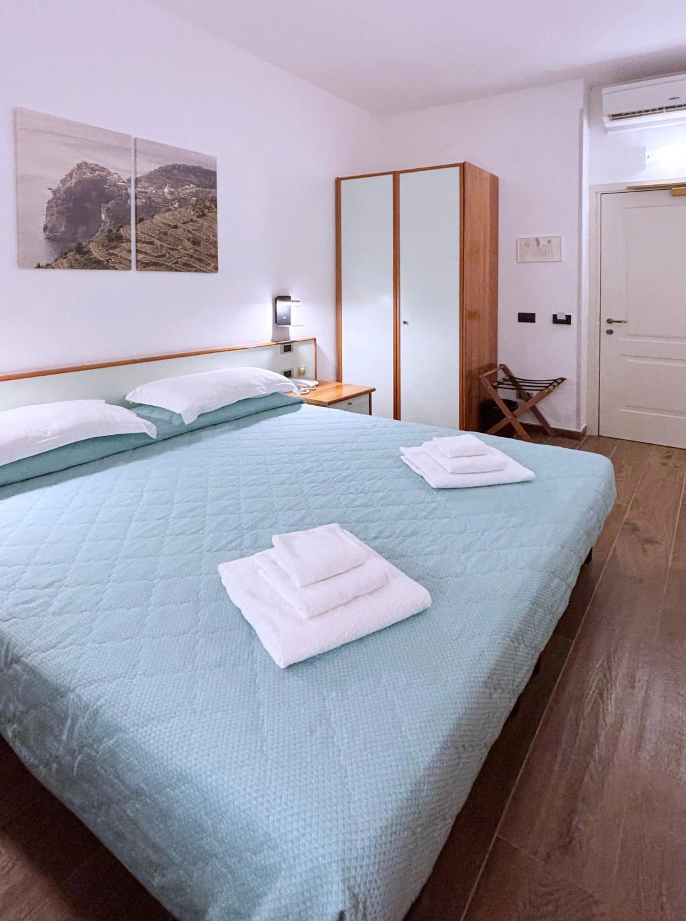 Photo of the whole room, Bed in Hotel Villa Adriana